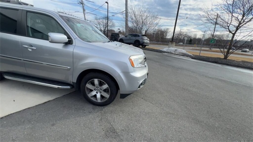 Used 2013 Honda Pilot Touring w/RES/Navi 4WD SUV