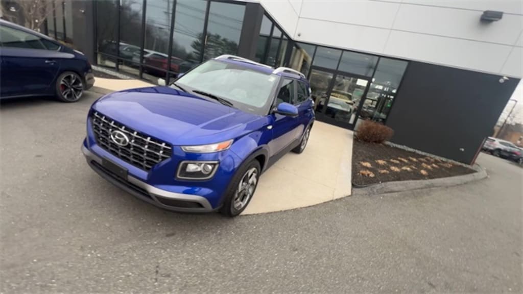 Used 2023 Hyundai Venue SEL SUV