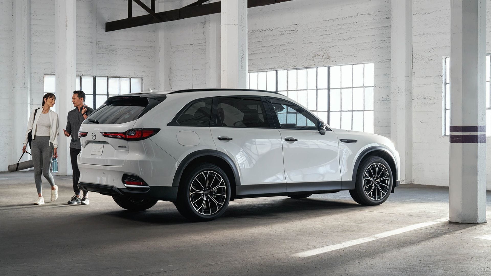 mazda-cx-70-phev-portable-level-1-charging_d.jpg