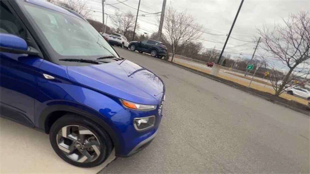 Used 2023 Hyundai Venue SEL SUV