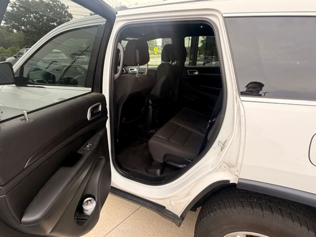 Used 2018 Jeep Grand Cherokee Laredo 4x4 SUV