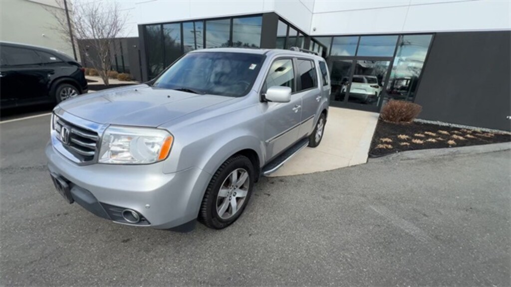 Used 2013 Honda Pilot Touring w/RES/Navi 4WD SUV