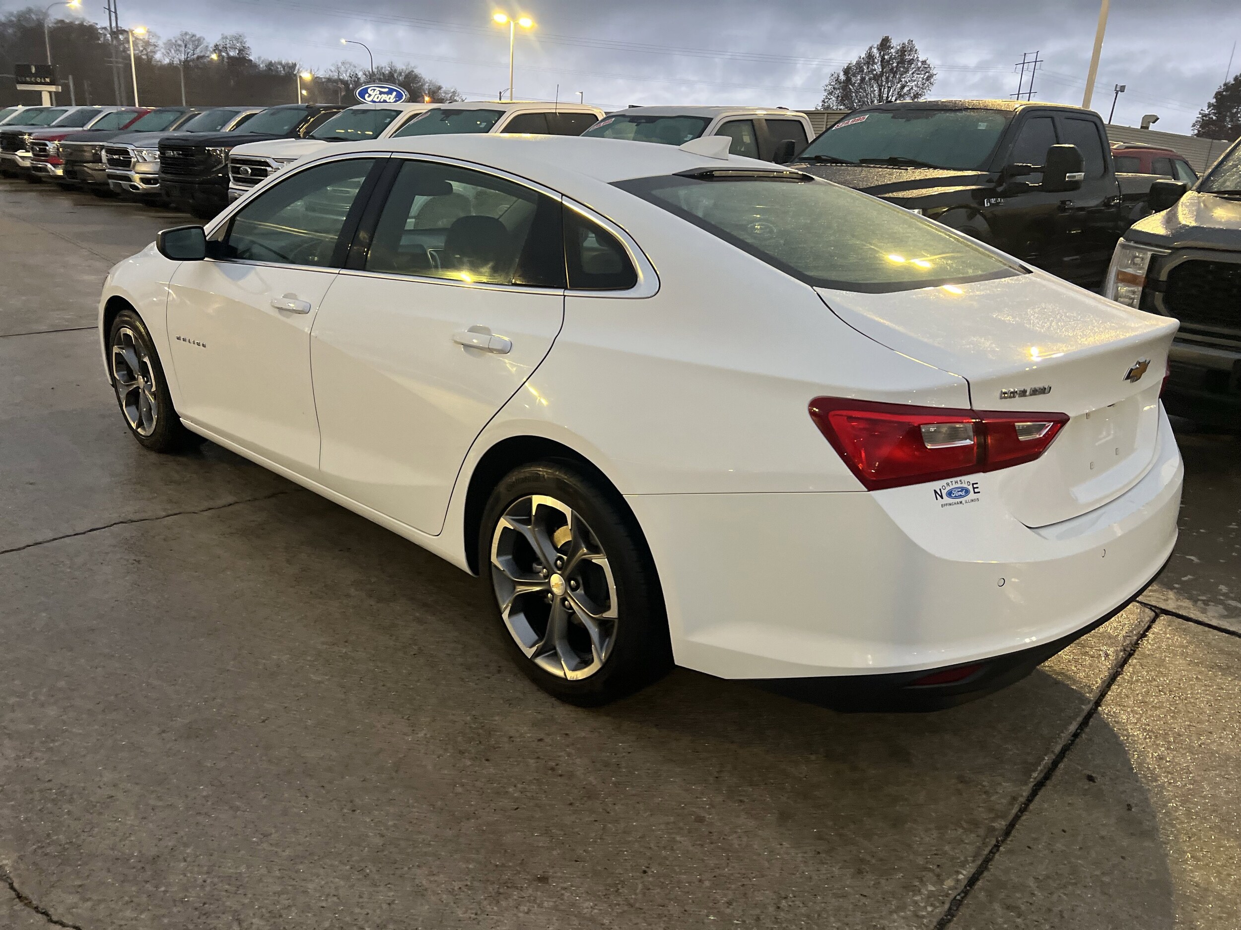 2024 Chevrolet Malibu 1LT photo 4
