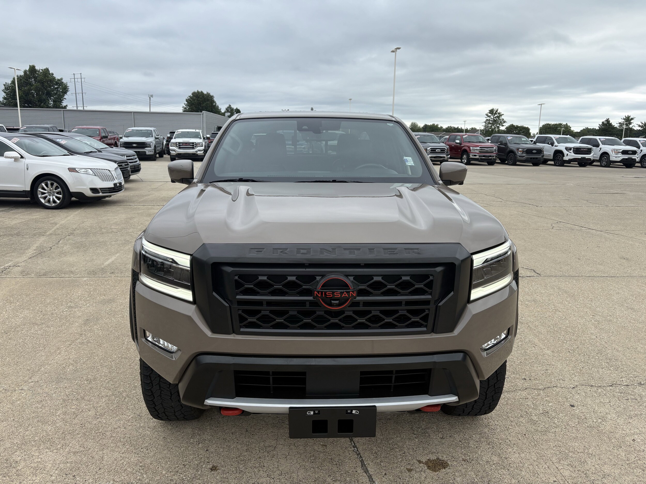 2023 Nissan Frontier PRO-4X photo 2