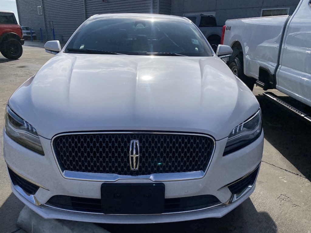 2018 Lincoln MKZ Hybrid Reserve photo 3
