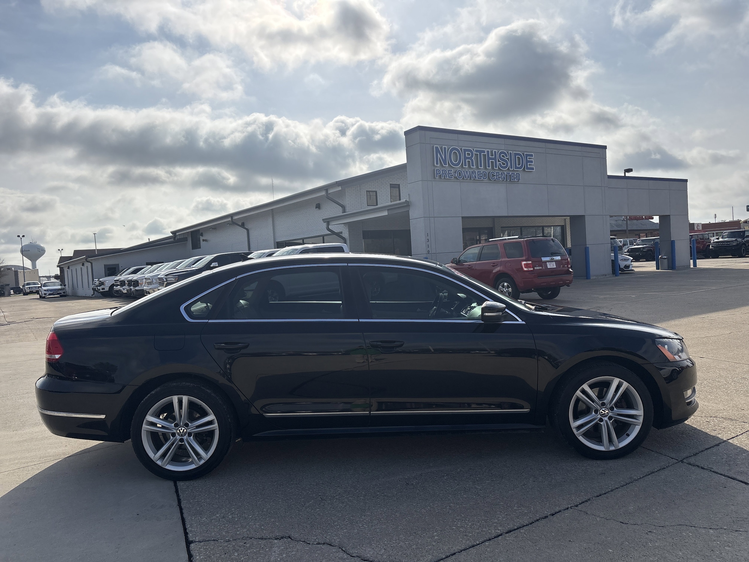 Used 2013 Volkswagen Passat SEL with VIN 1VWCN7A33DC037870 for sale in Effingham, IL