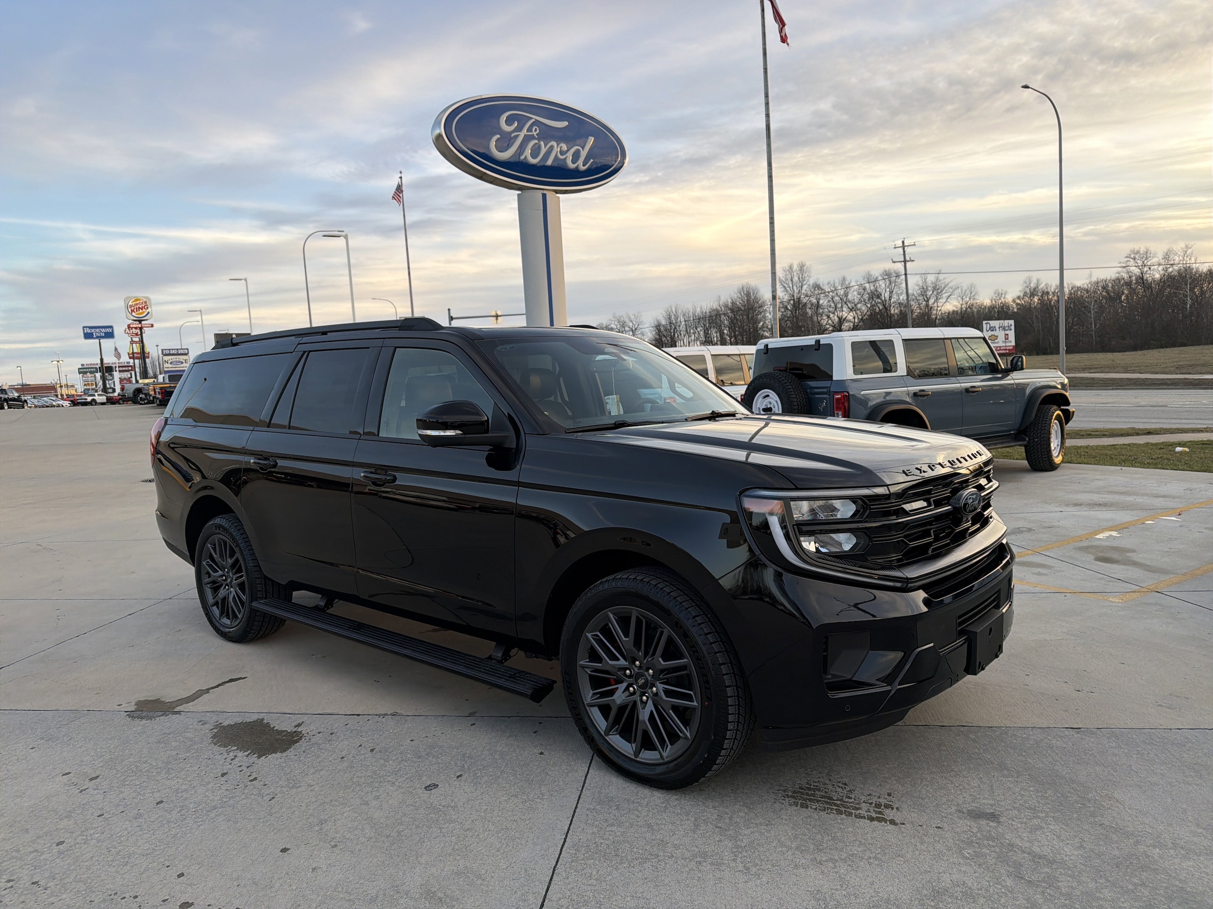 2025 Ford Expedition Platinum's photo