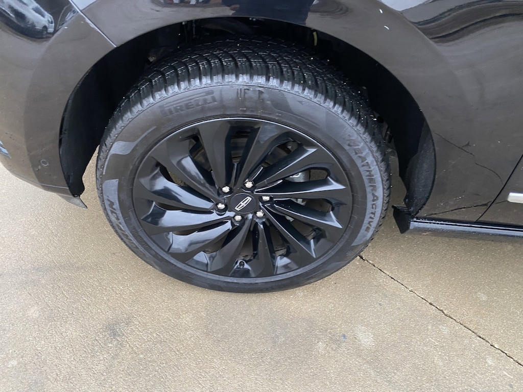 2020 Lincoln Navigator L photo 2