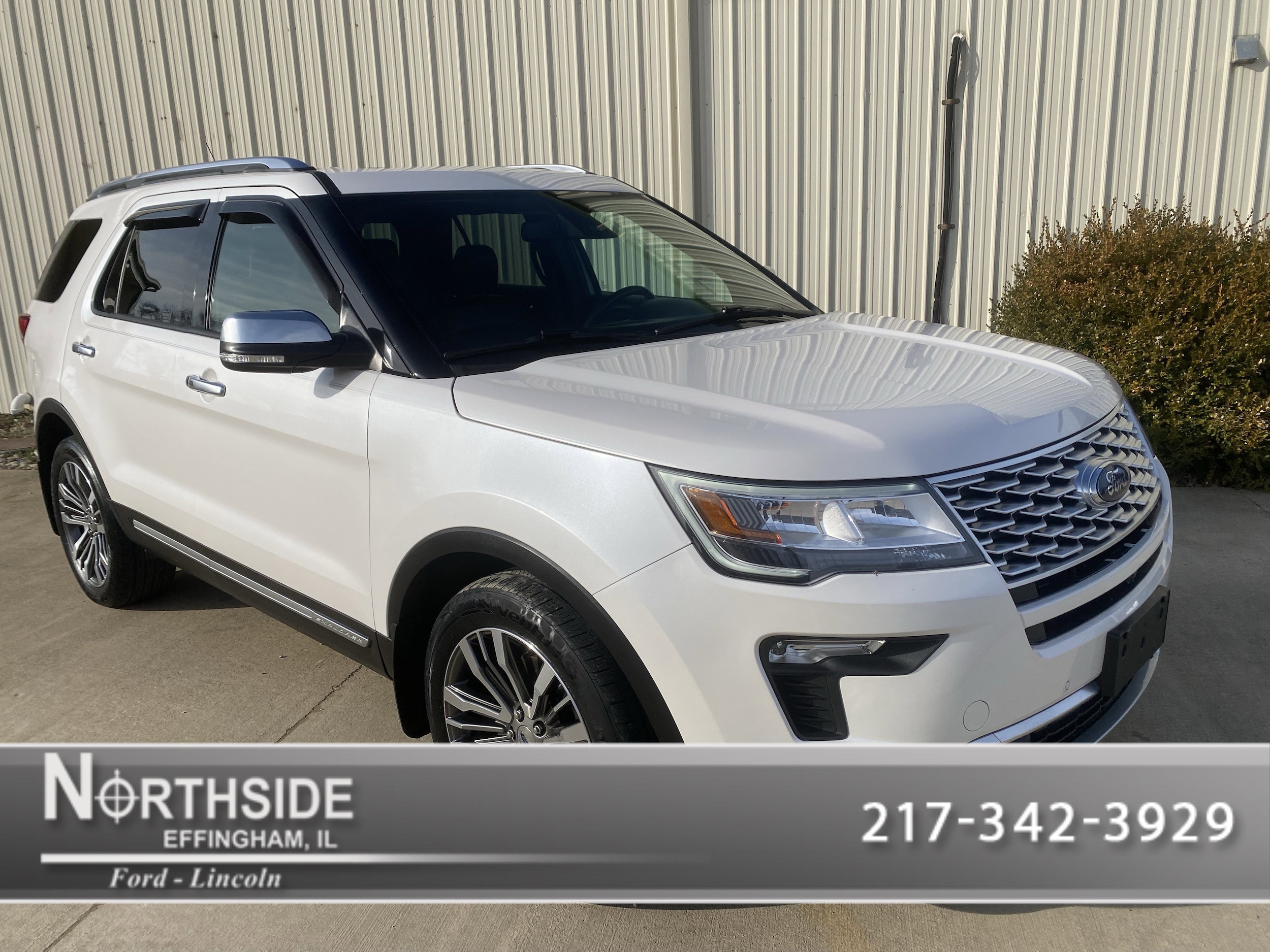 2019 Ford Explorer Platinum's photo