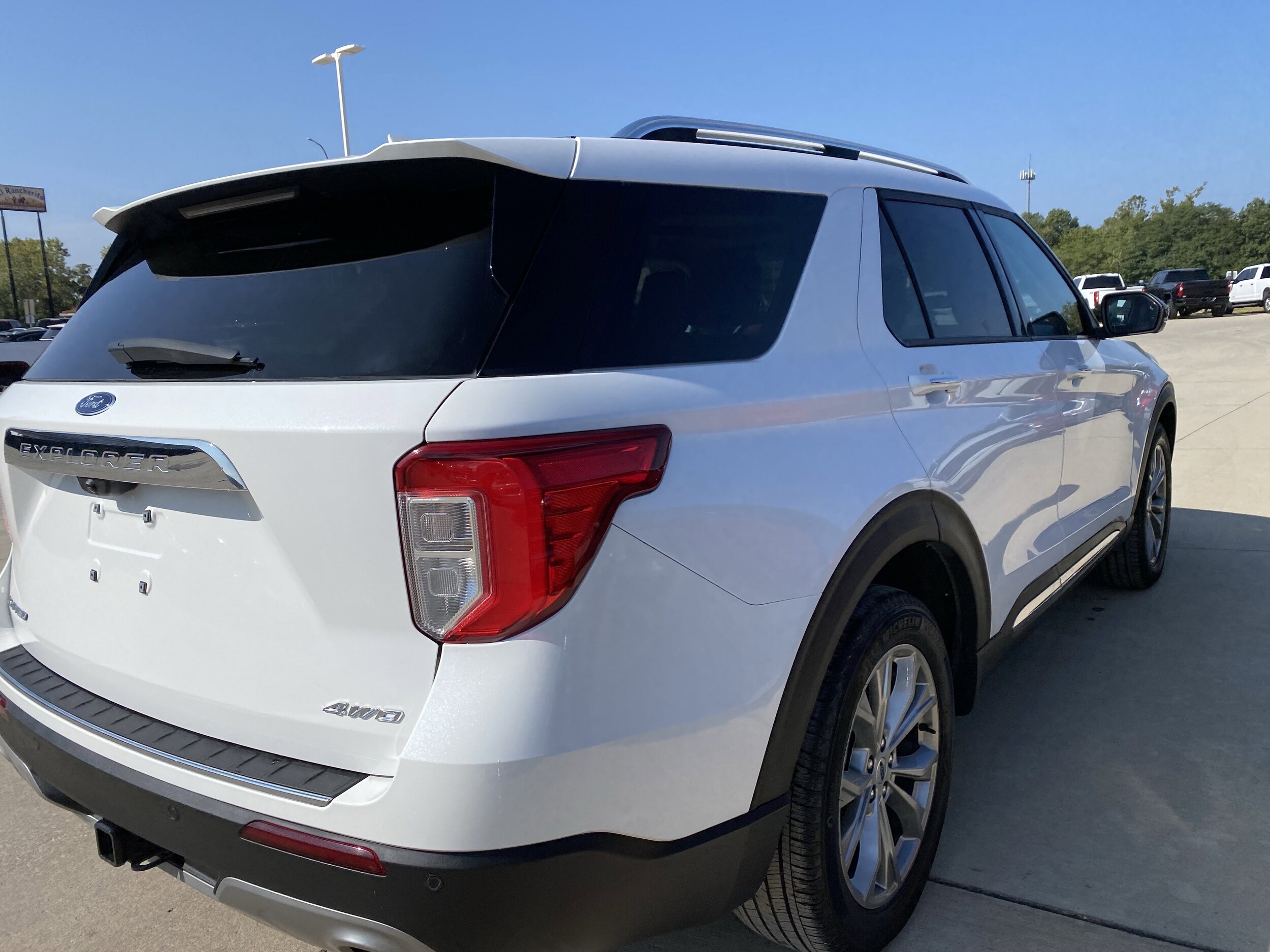 2023 Ford Explorer Limited photo 4