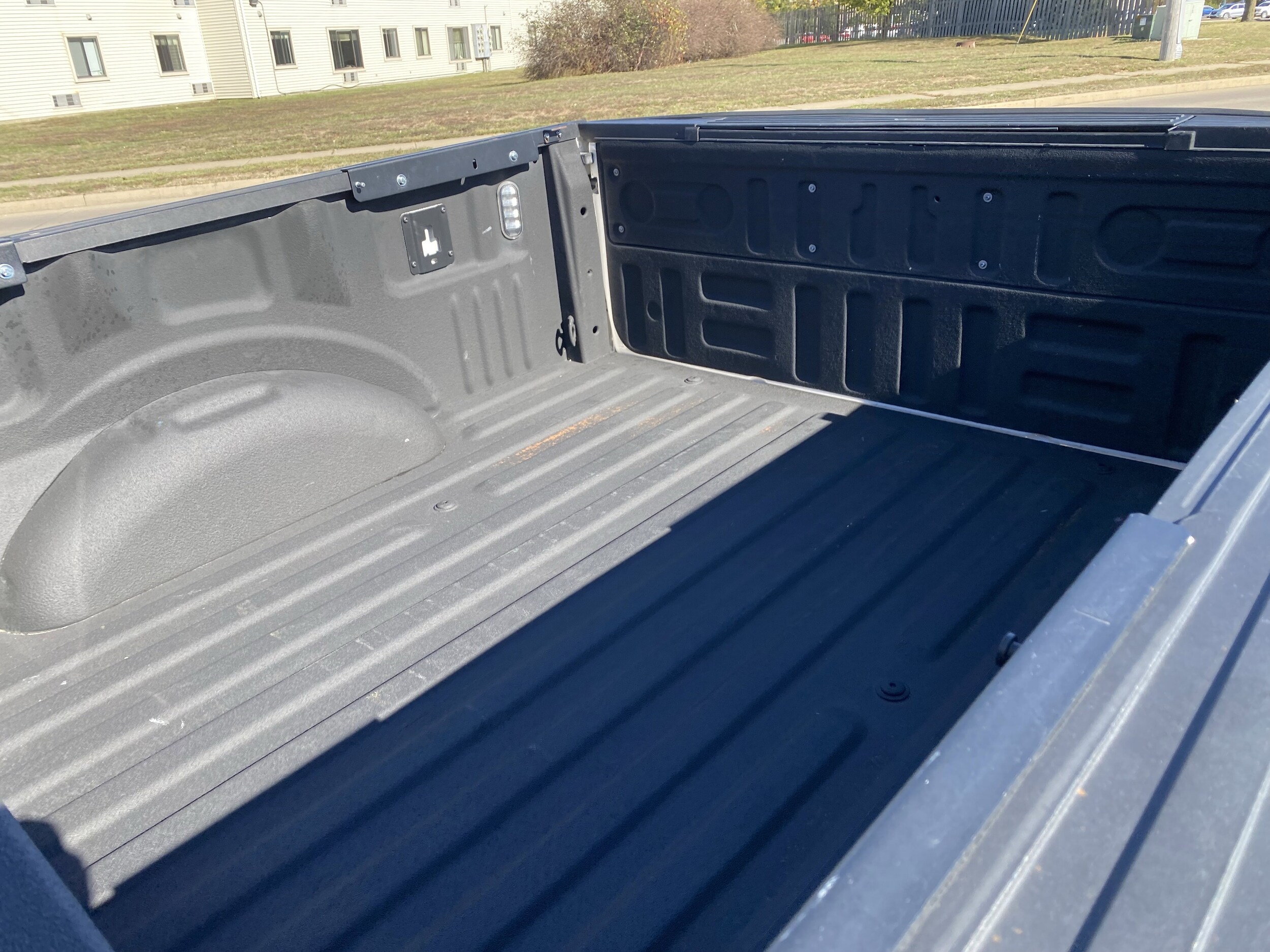 2015 Ford F-150 Platinum photo 2