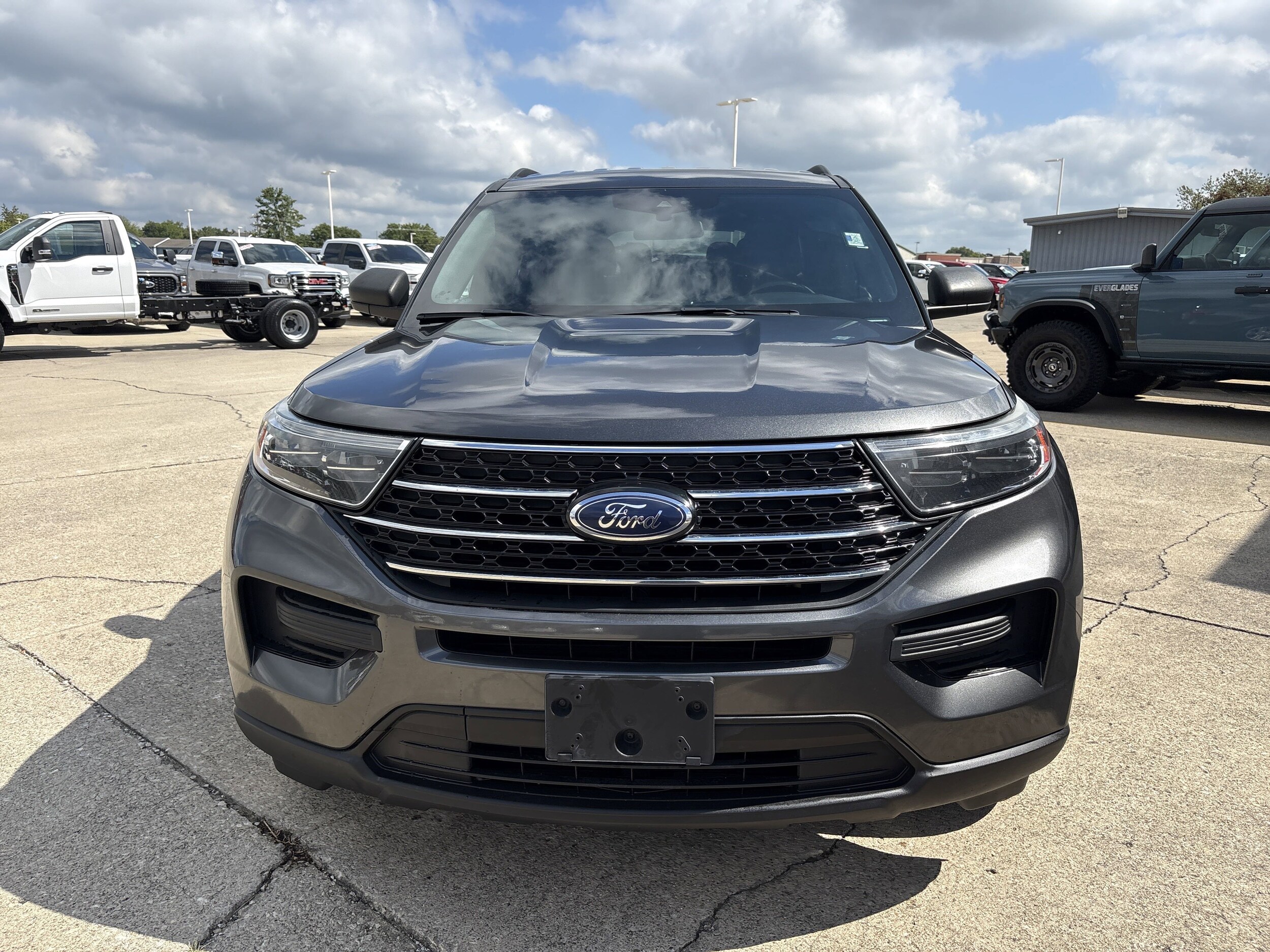 2020 Ford Explorer XLT photo 2