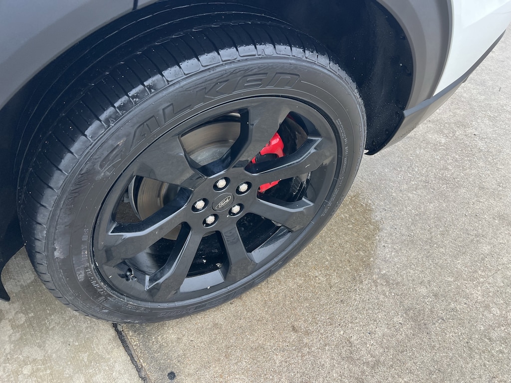 2020 Ford Explorer ST photo 4