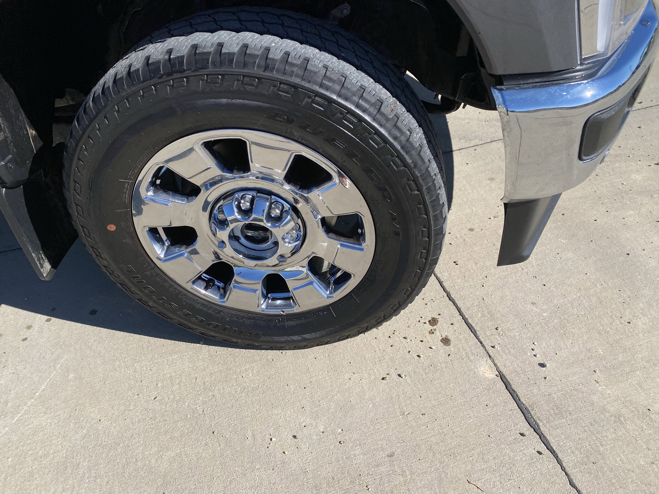 2024 Ford F-250 Lariat photo 2