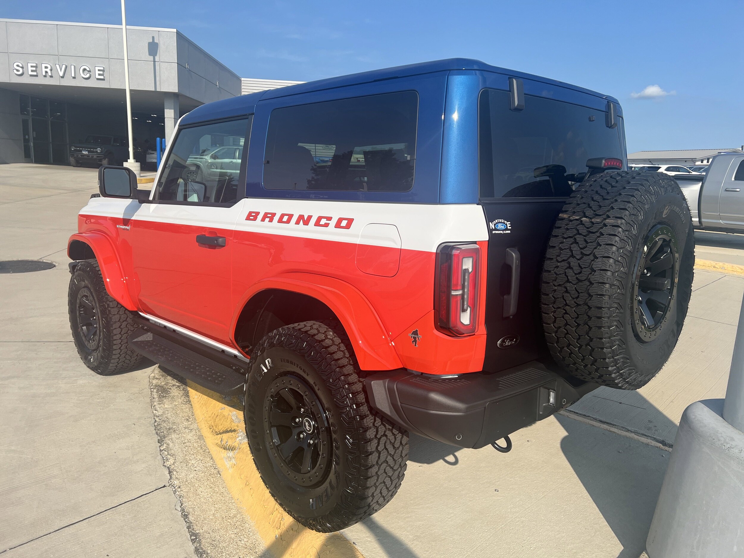 2025 Ford Bronco First Edition photo 4