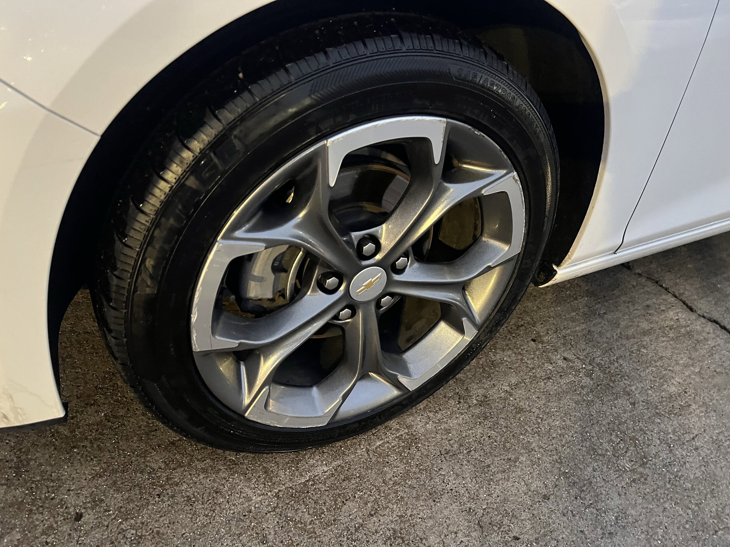 2024 Chevrolet Malibu 1LT photo 2