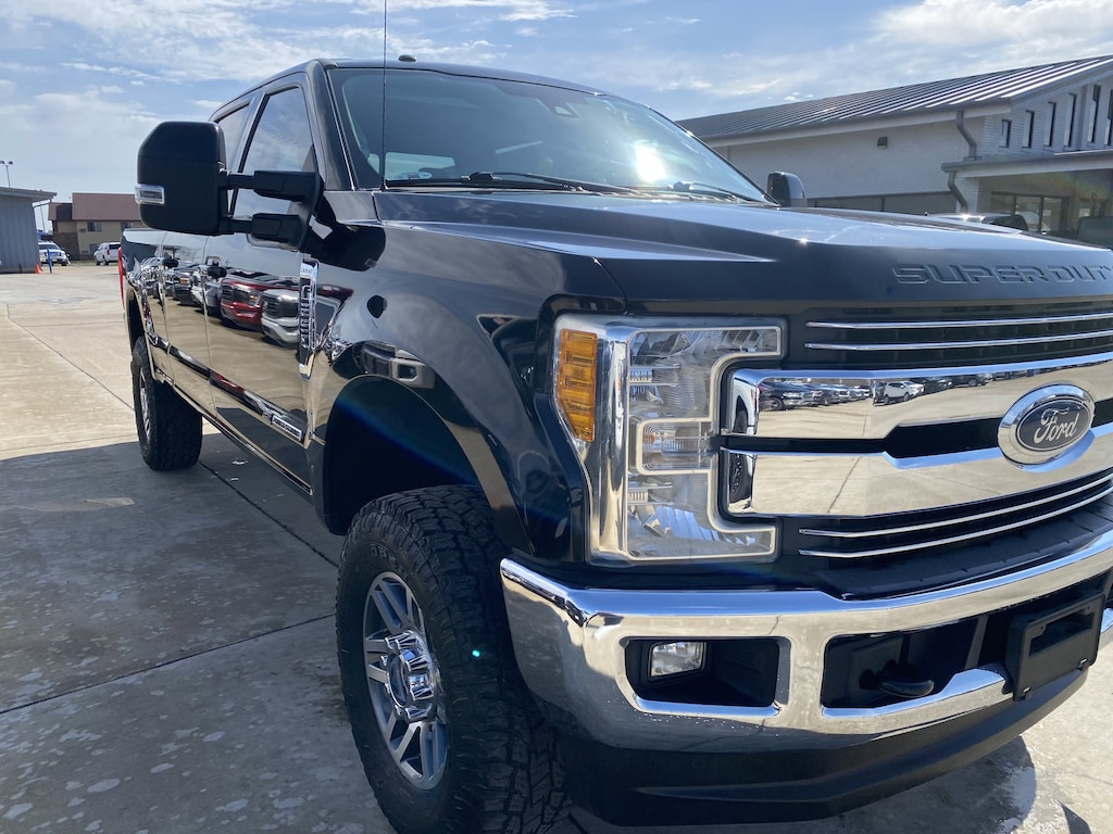 2017 Ford F-250 Lariat photo 3