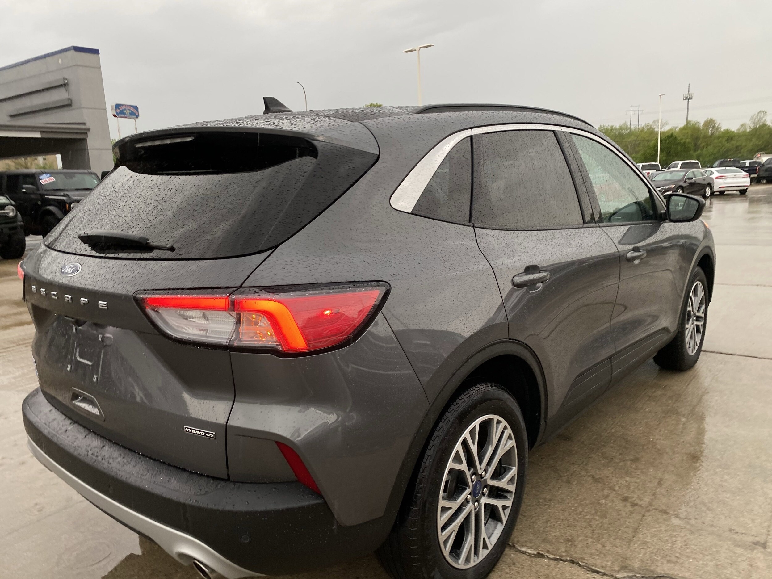 2021 Ford Escape SEL Hybrid photo 4