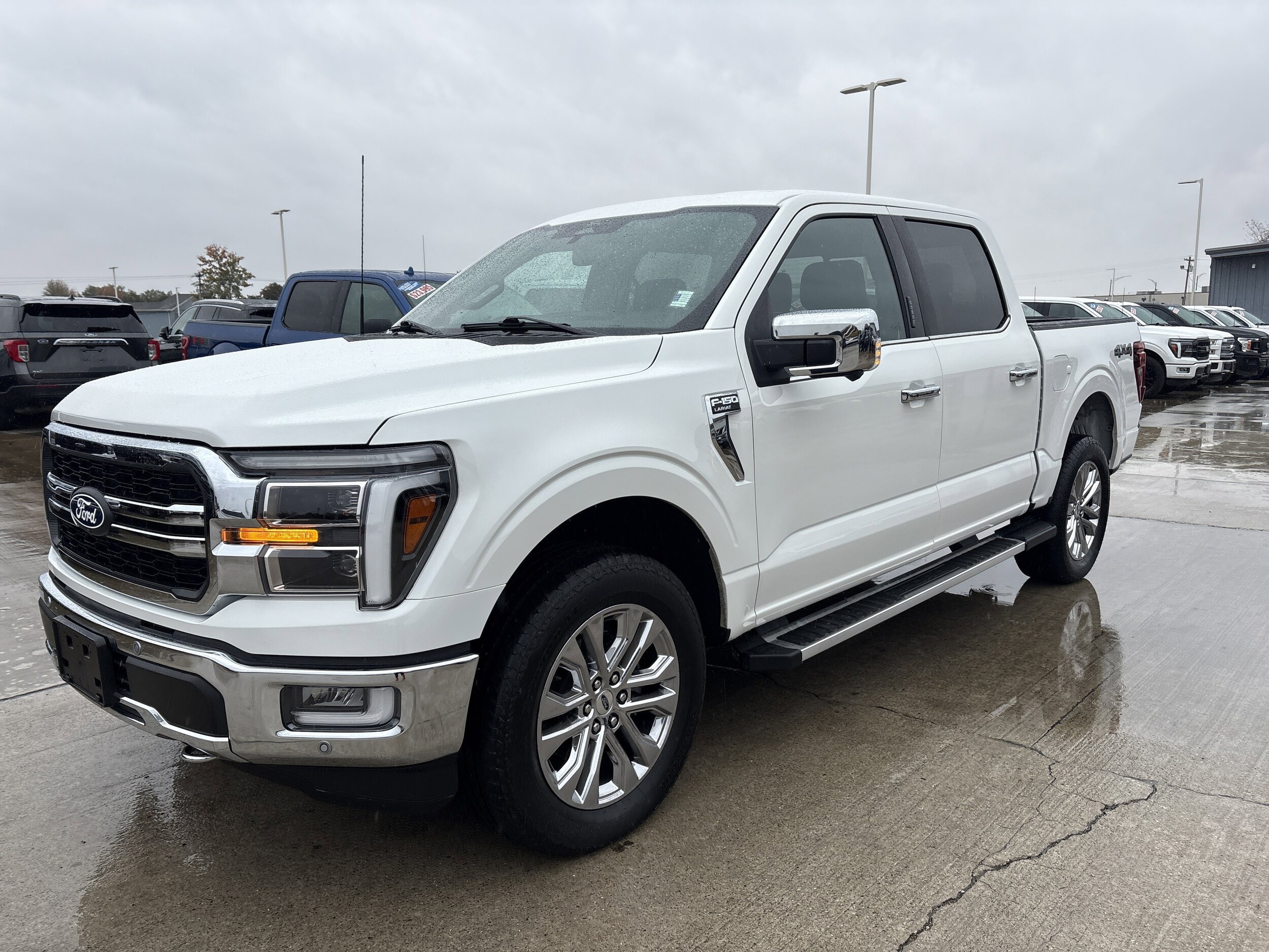 2024 Ford F-150 Lariat photo 2