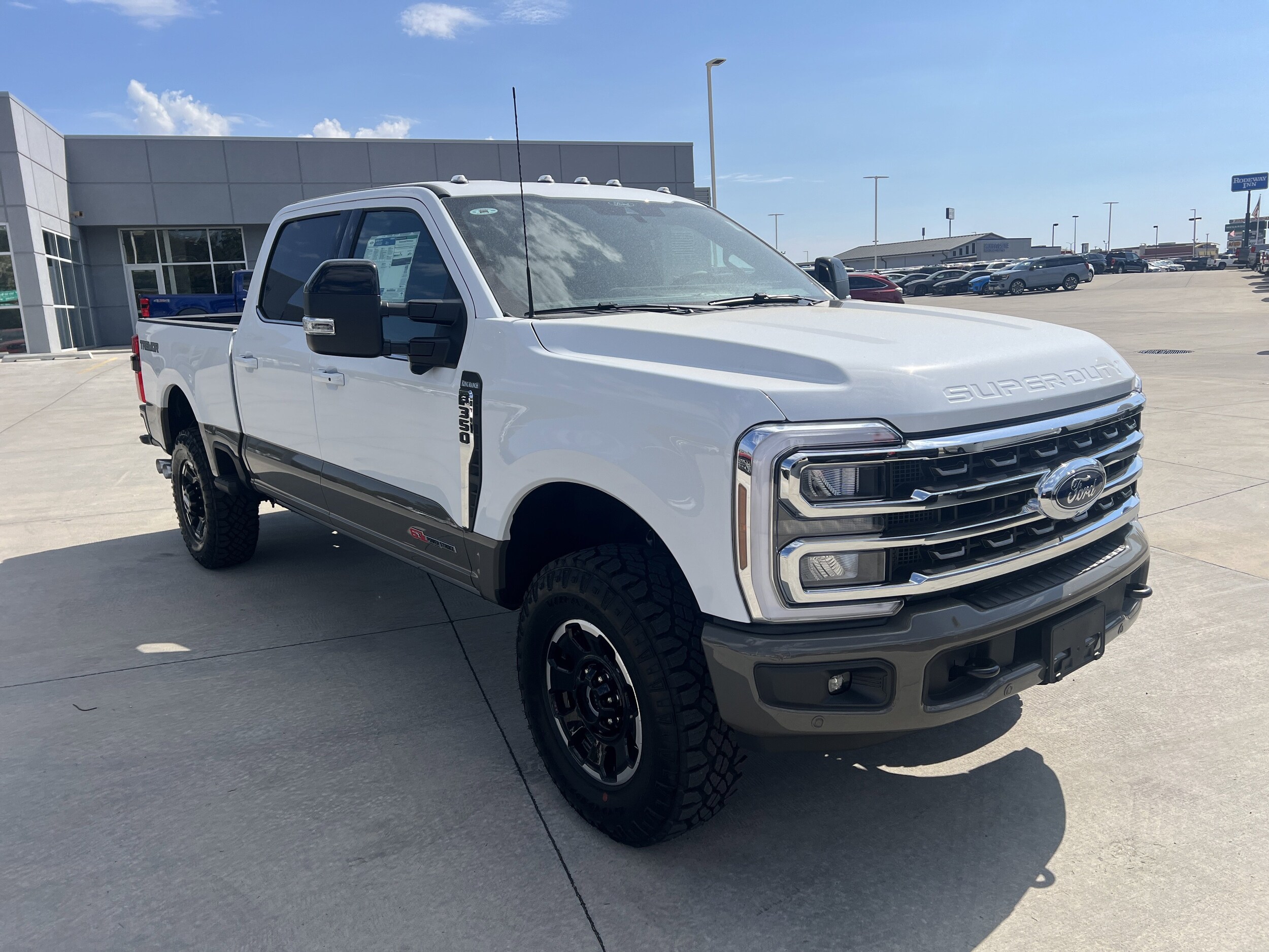 2026 Ford F-350 King Ranch photo 2