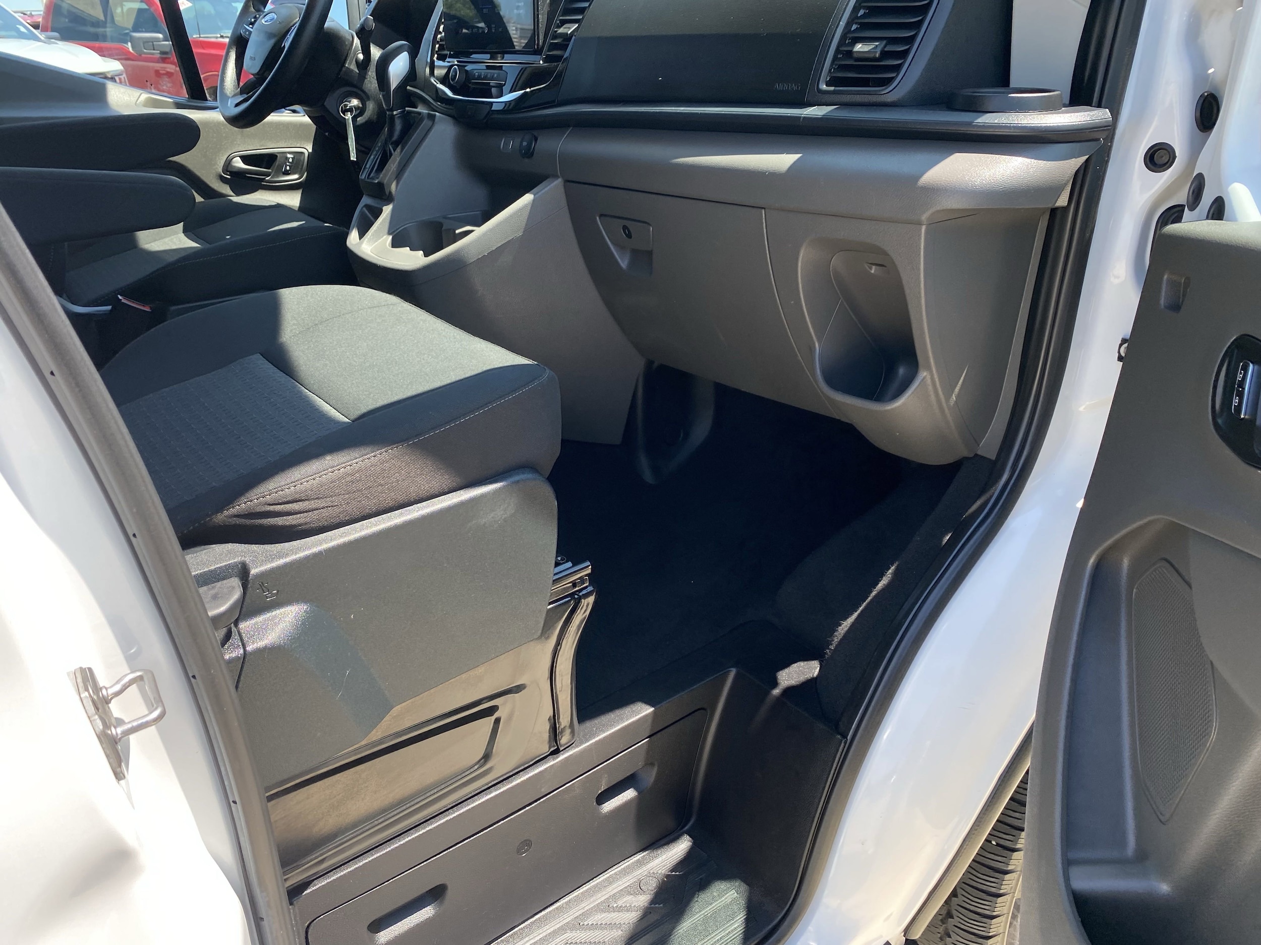 2023 Ford Transit Passenger Van XLT - Photo 15