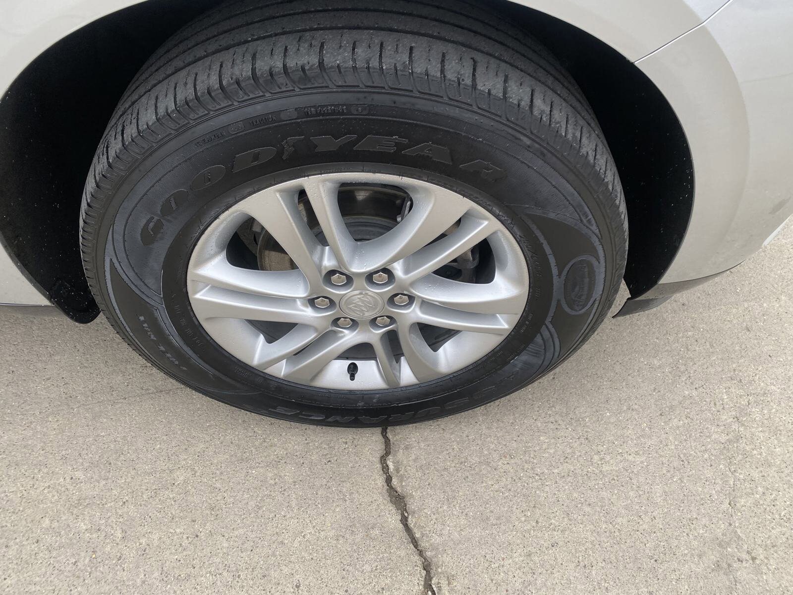 2021 Buick Enclave Essence photo 4