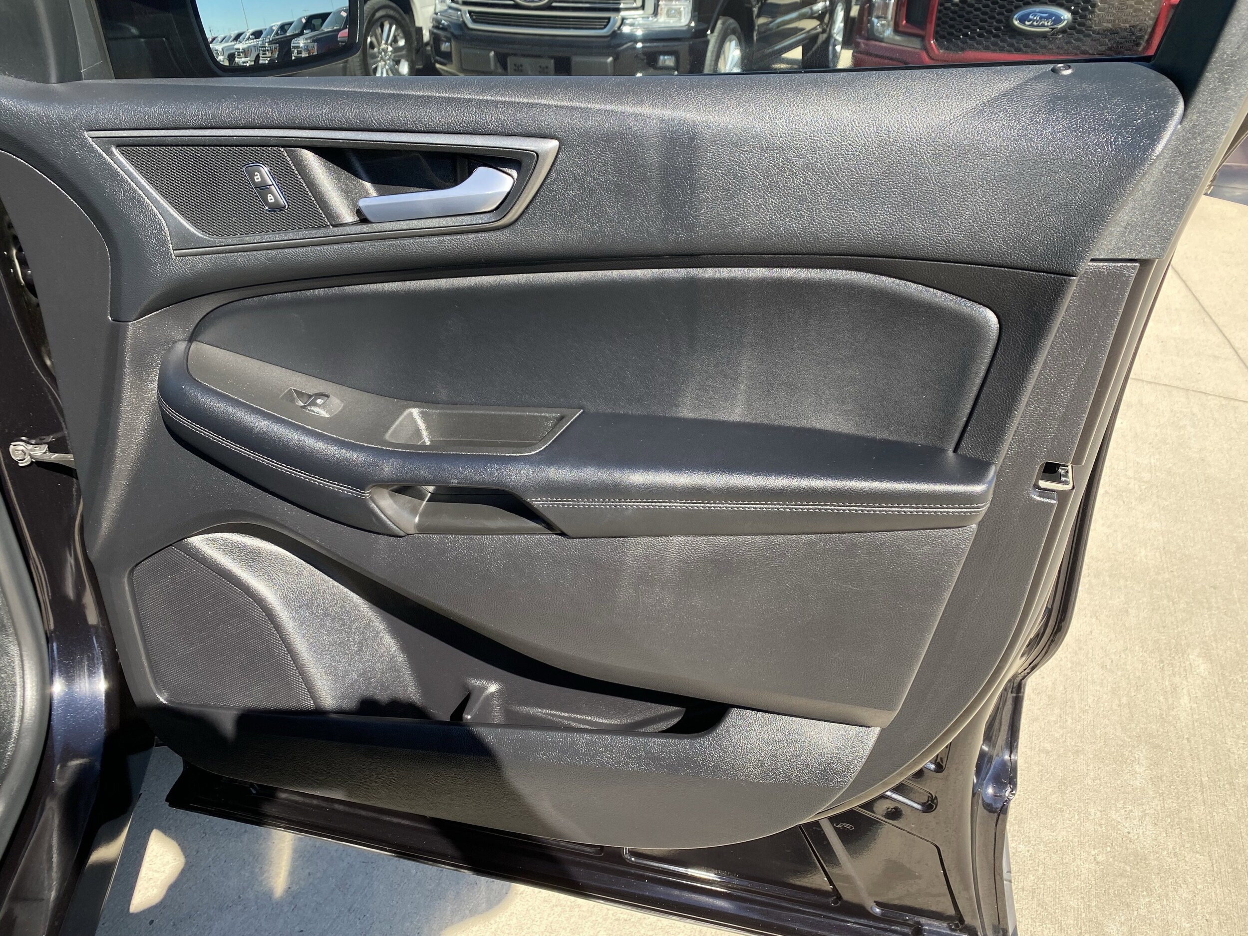2022 Ford Edge SE photo 2
