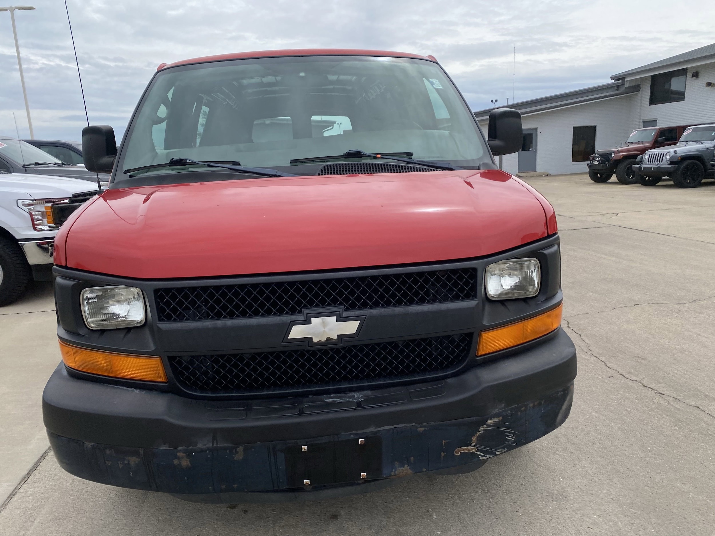 Used 2009 Chevrolet Express Cargo Work Van with VIN 1GCFG15X391153724 for sale in Effingham, IL