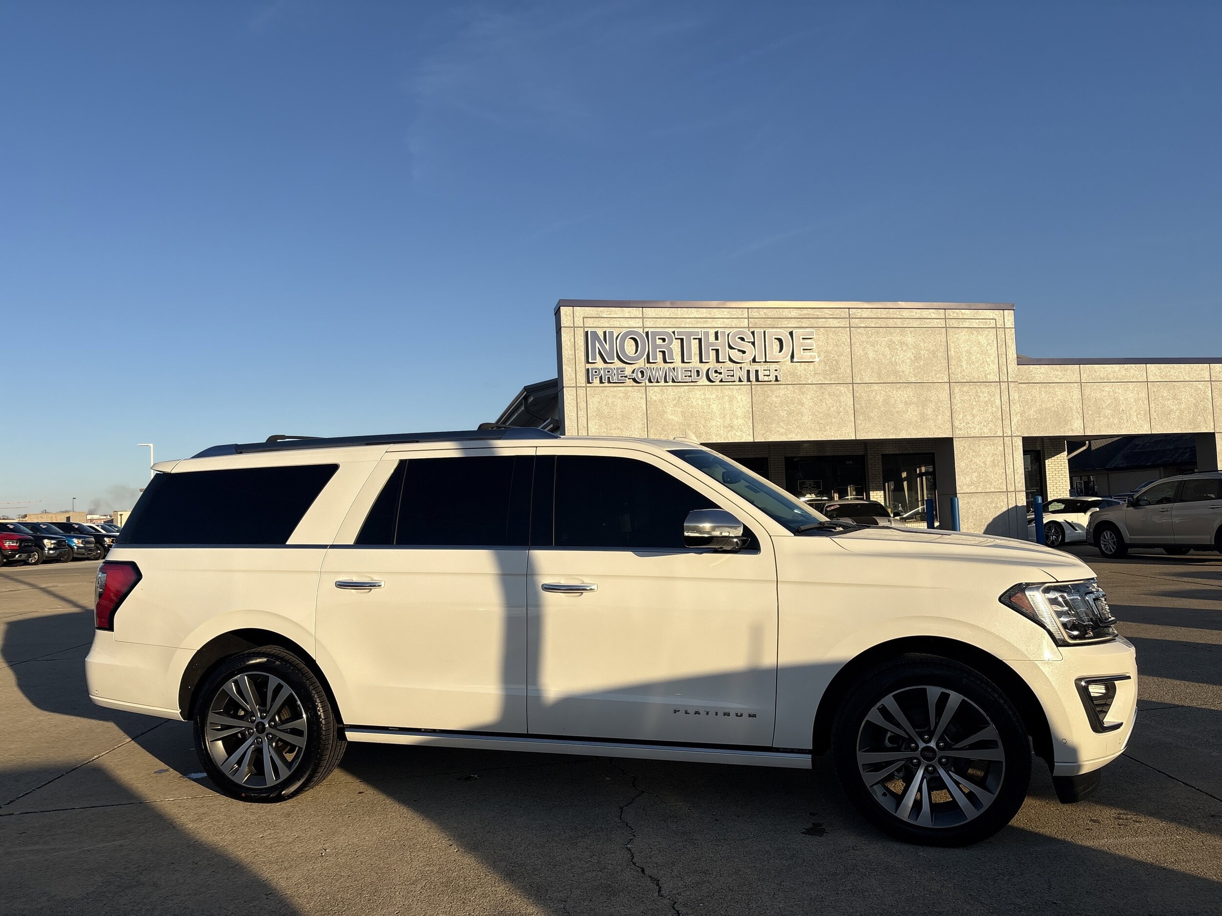 2020 Ford Expedition MAX Platinum photo 3