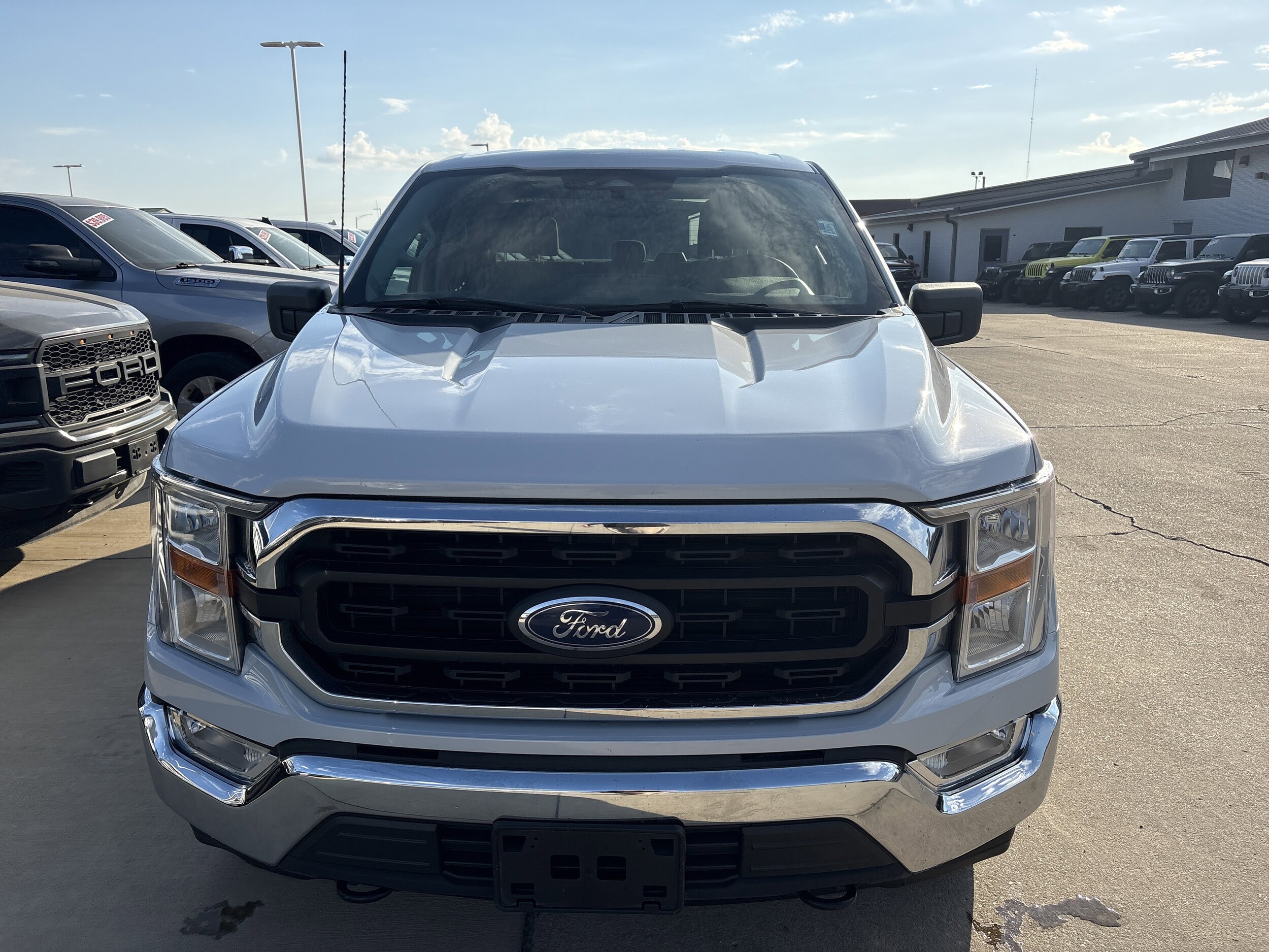 2022 Ford F-150 XLT photo 2