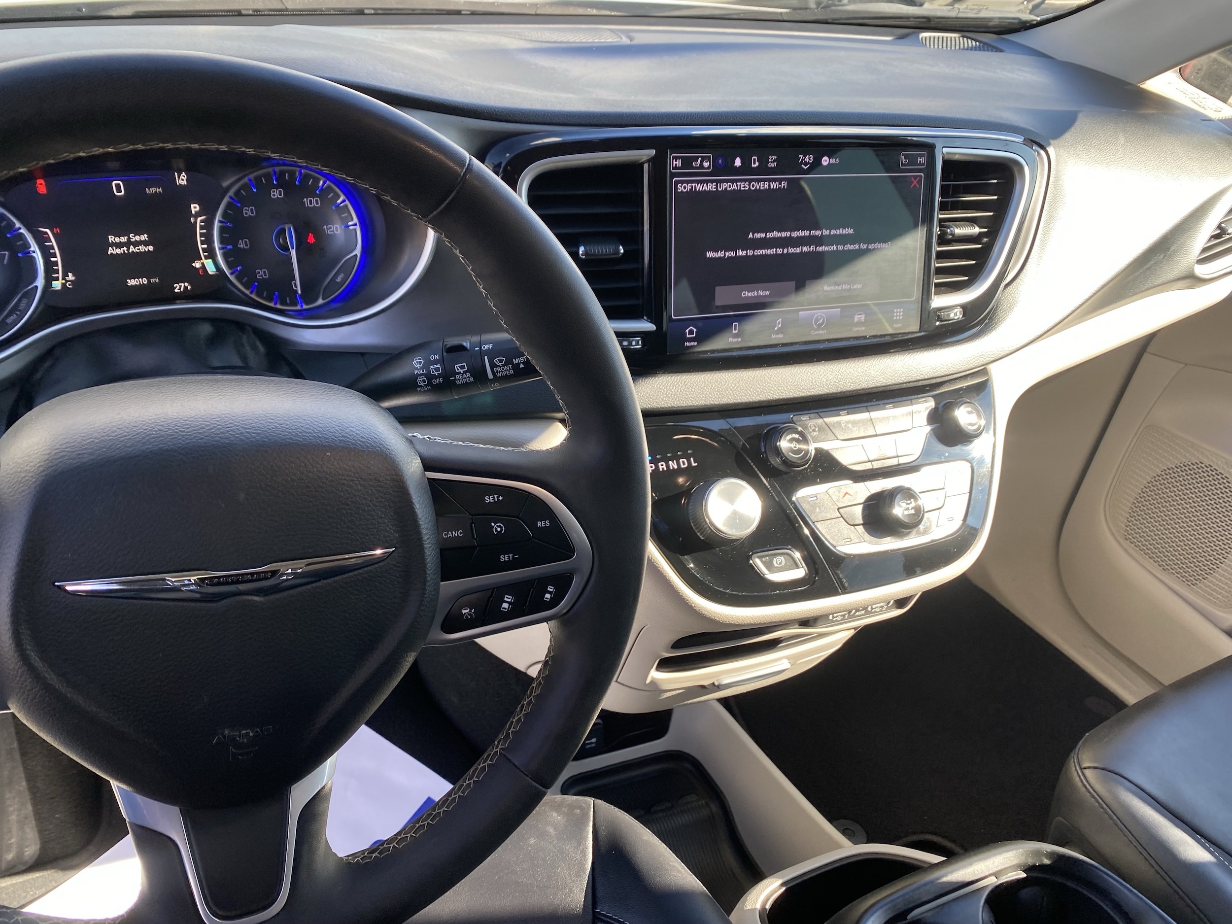 2024 Chrysler Pacifica Touring L - Photo 9
