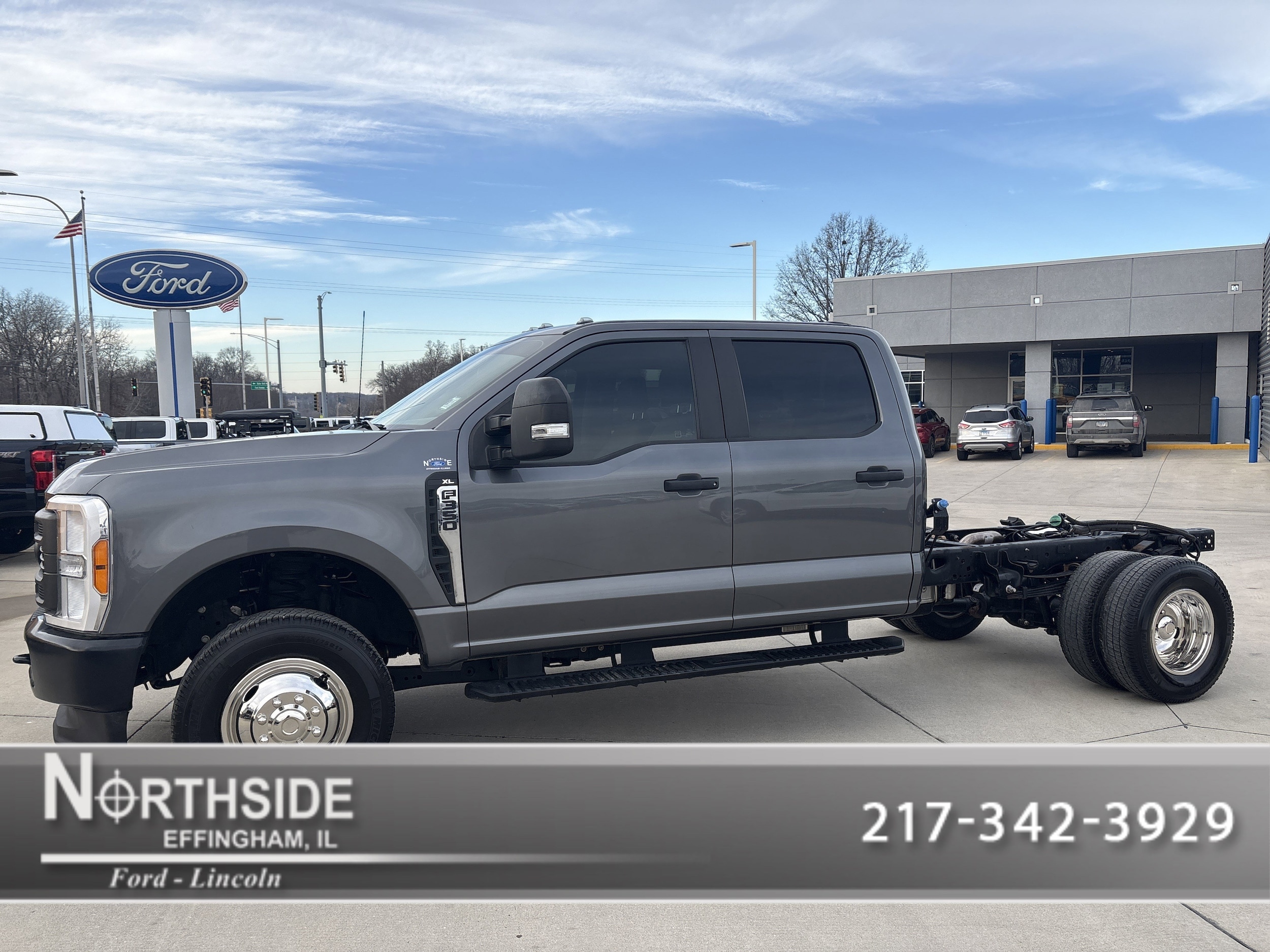 2023 Ford F-350 Super Duty Chassis Cab XL's photo