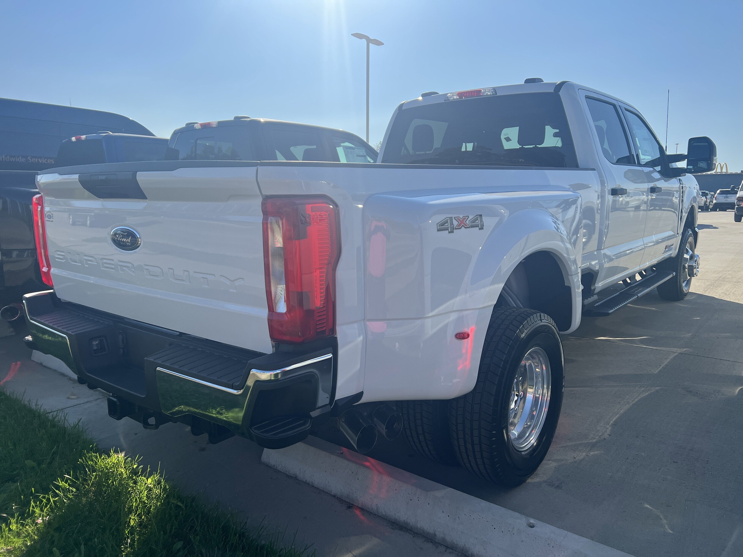 2026 Ford F-350 XLT photo 4