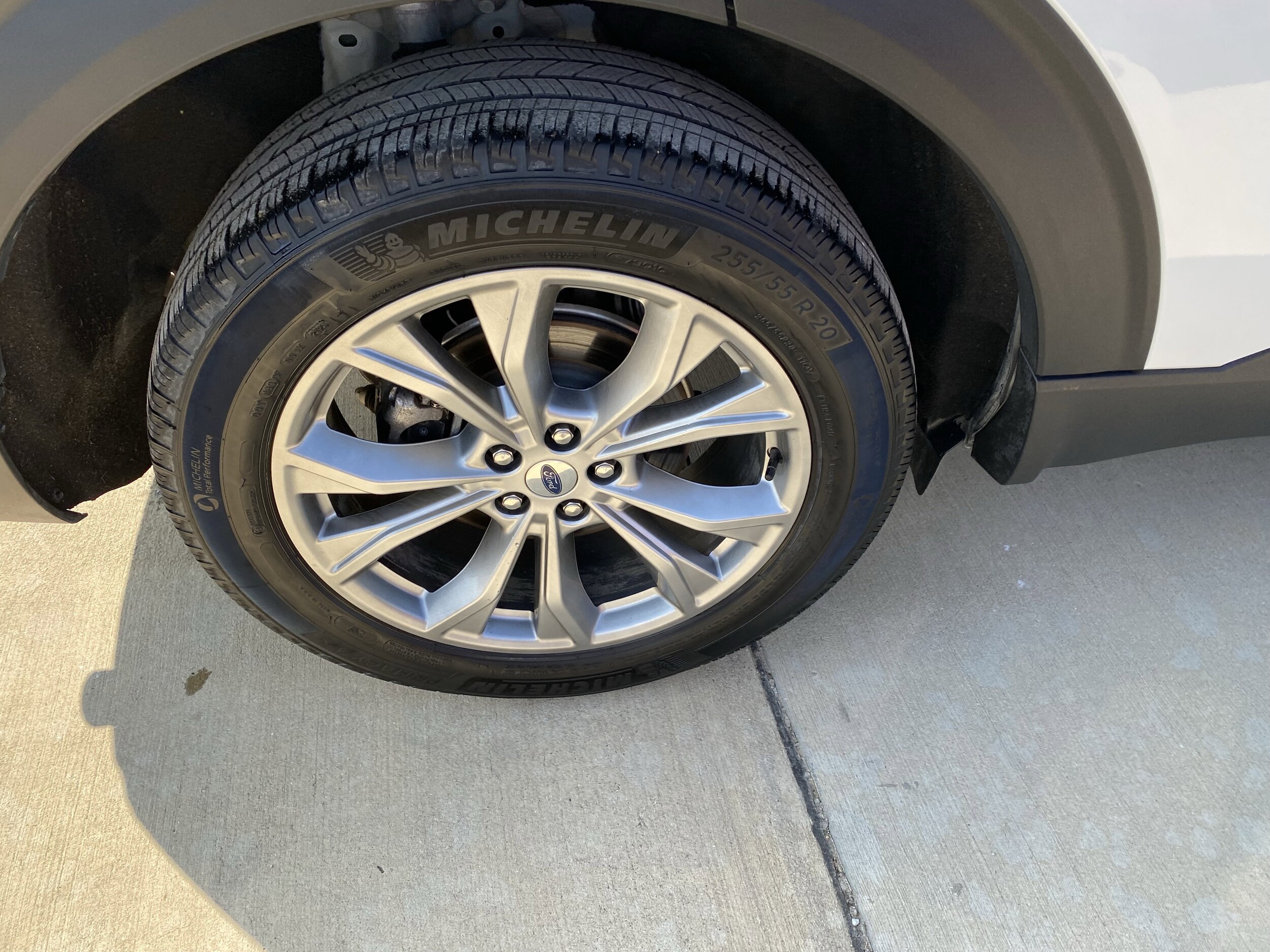 2023 Ford Explorer Limited photo 3