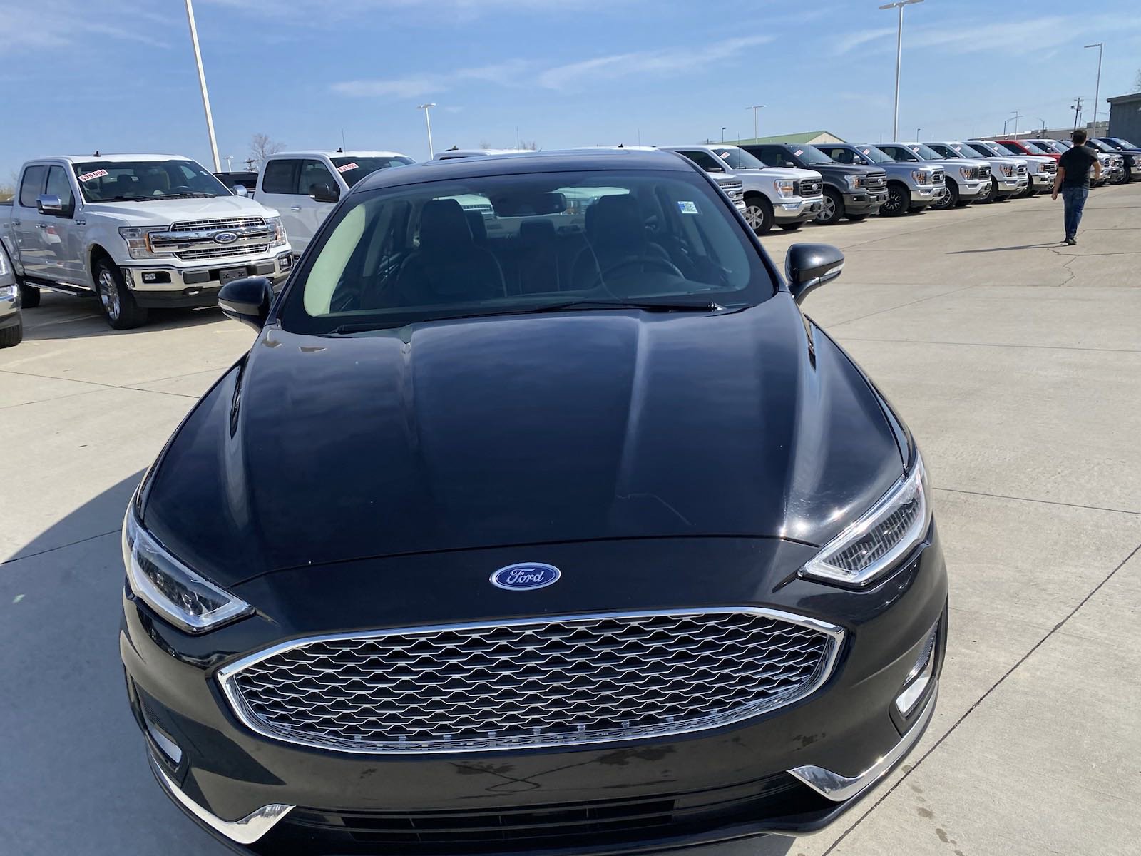 Used 2020 Ford Fusion Titanium with VIN 3FA6P0K92LR146105 for sale in Effingham, IL