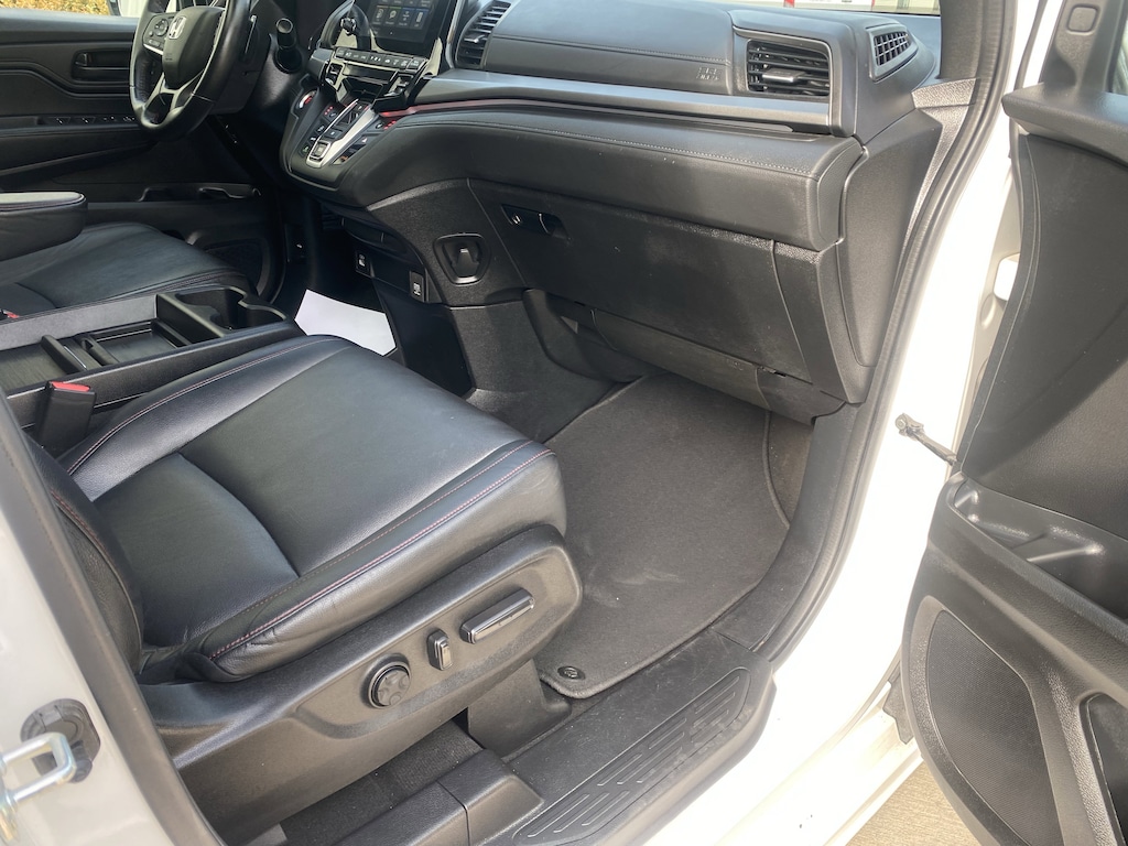 2024 Honda Odyssey Sport photo 3