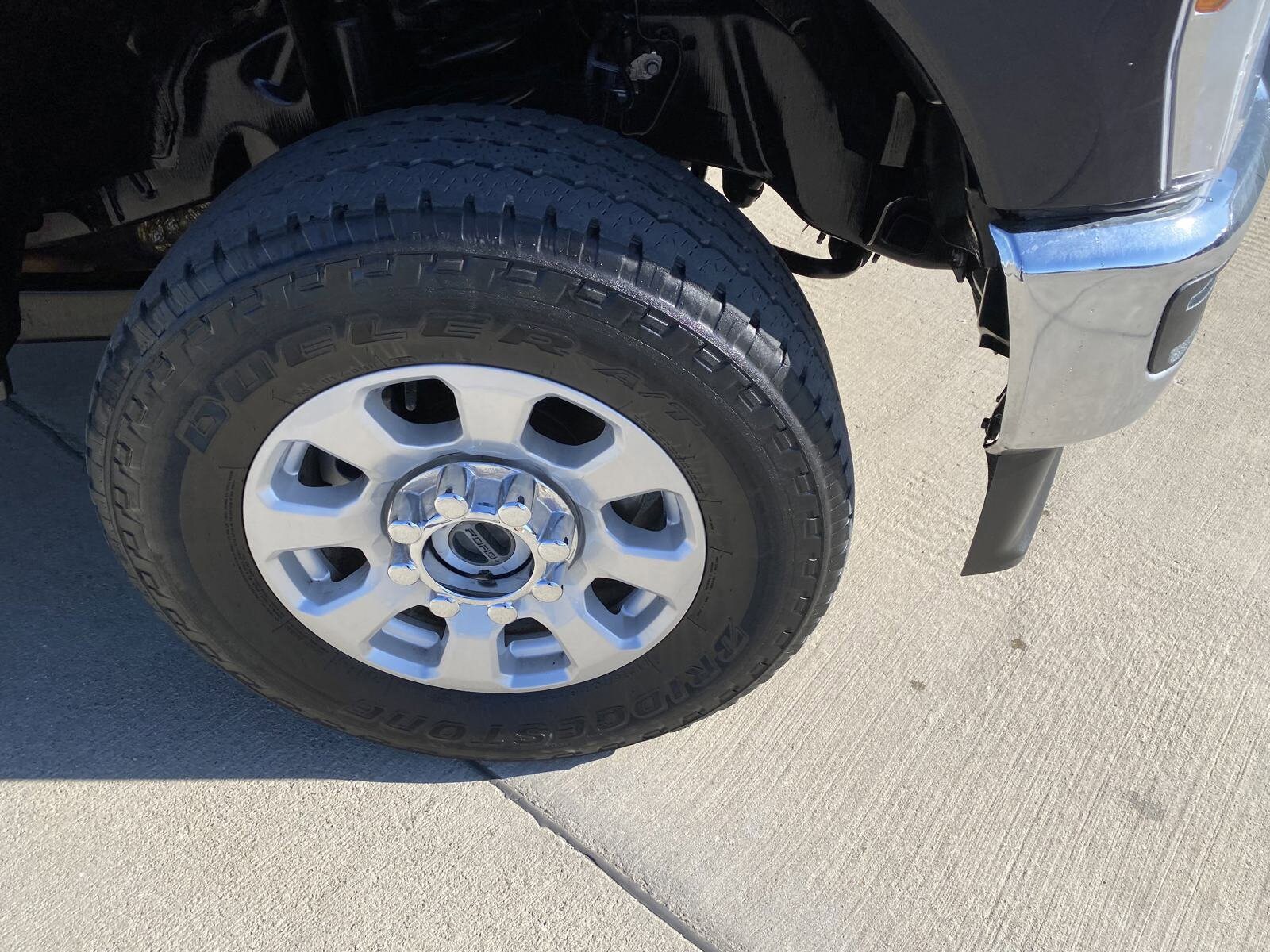 2023 Ford F-250 XLT FX4 photo 2