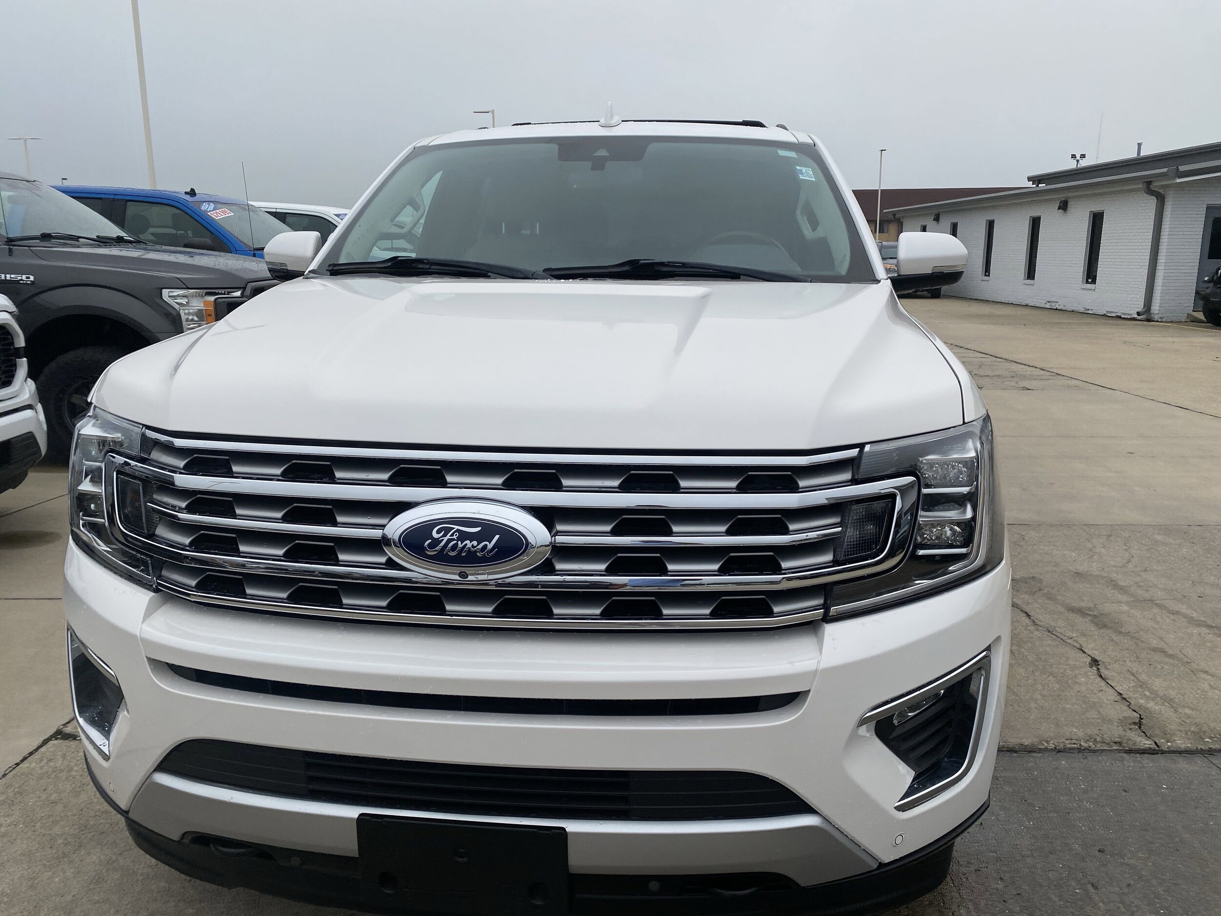 2018 Ford Expedition Limited photo 2