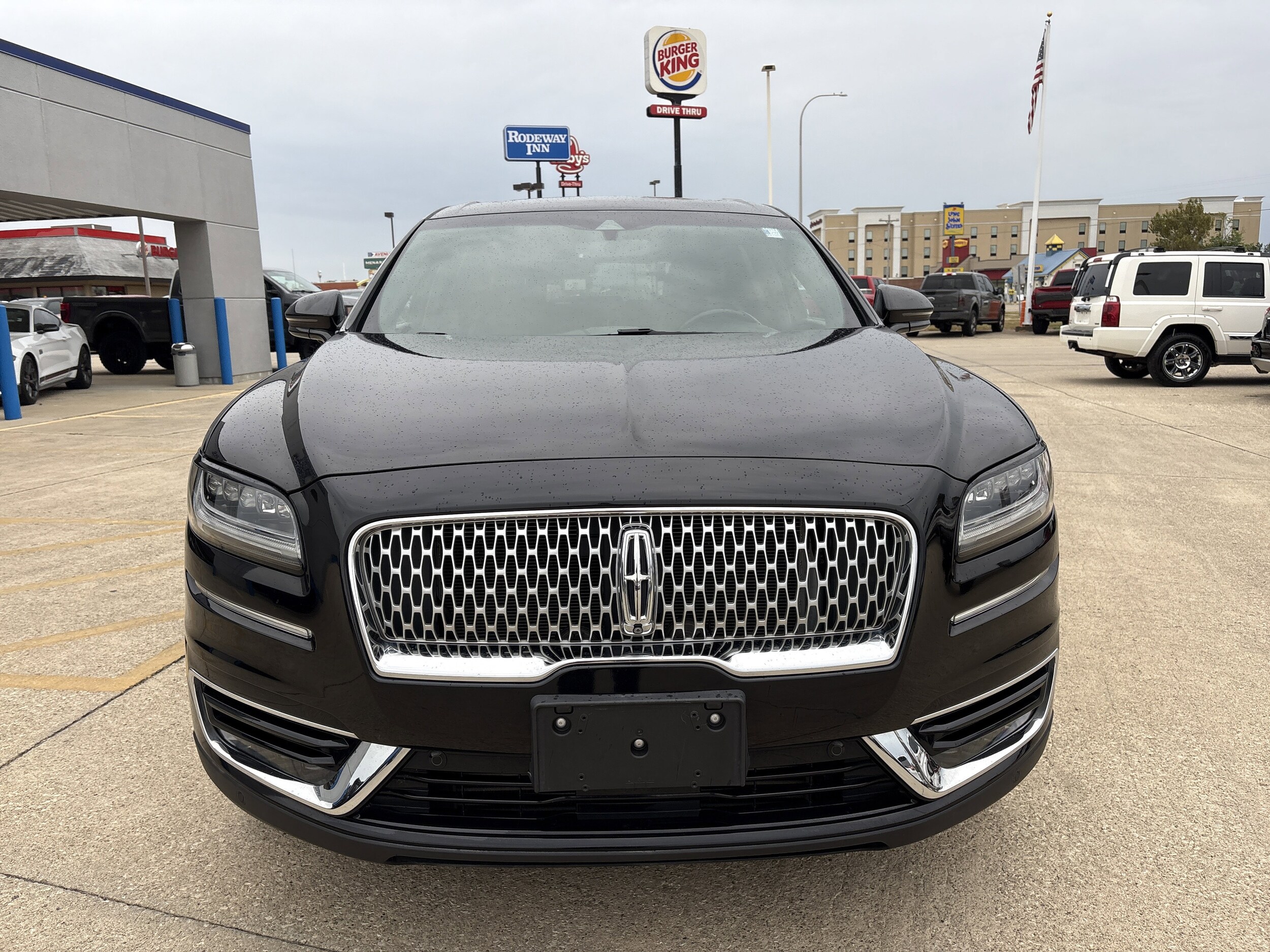 2019 Lincoln Nautilus Reserve photo 2