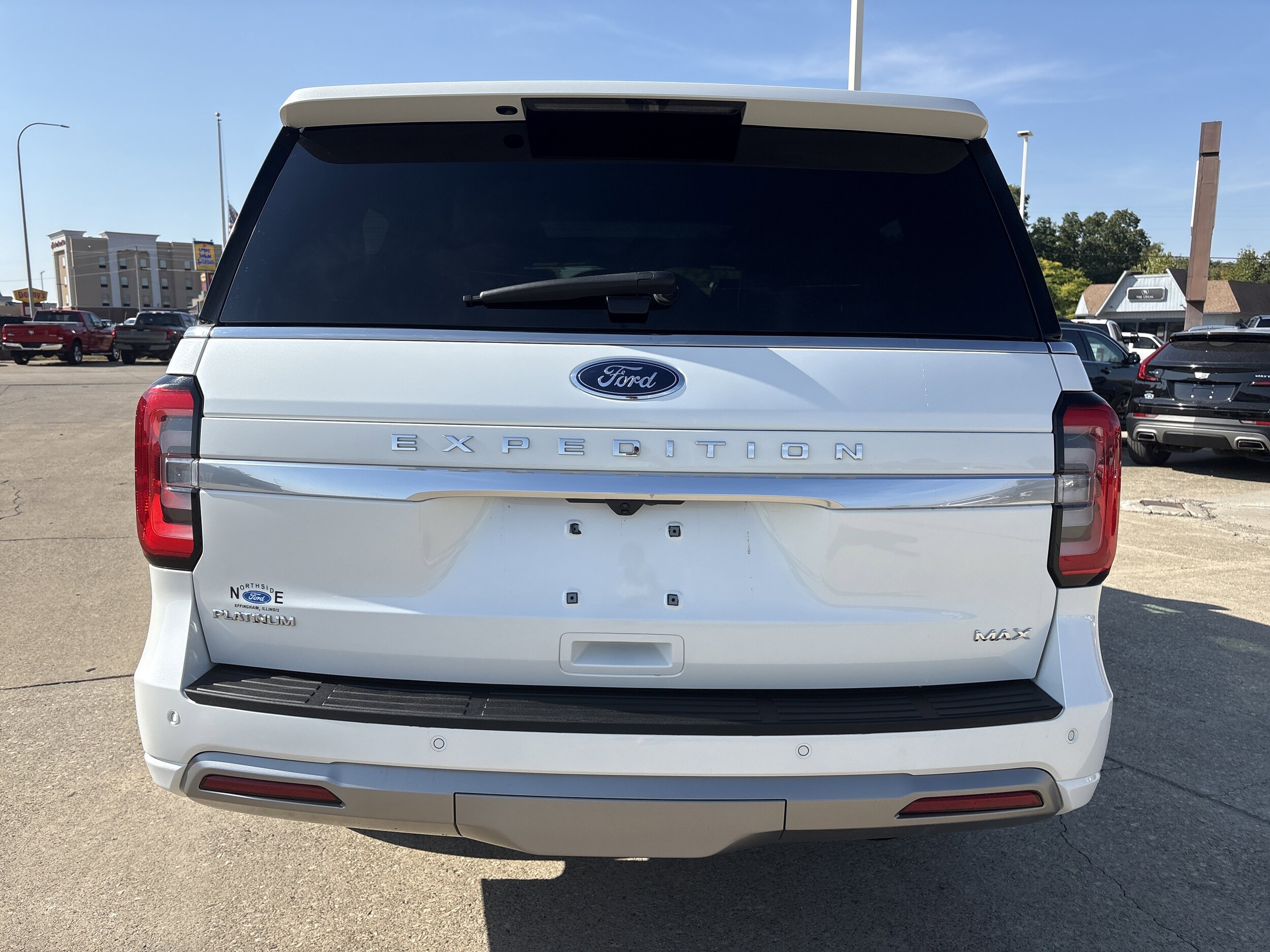 2022 Ford Expedition MAX Platinum photo 4