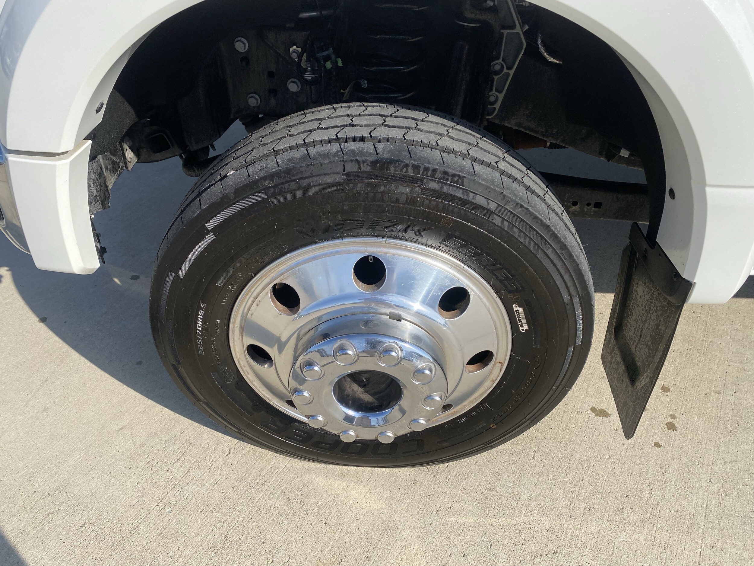 2023 Ford F-450 photo 2