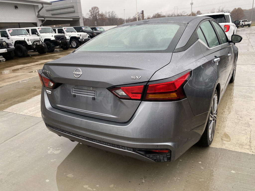 Used 2024 Nissan Altima 2.5 SV Sedan