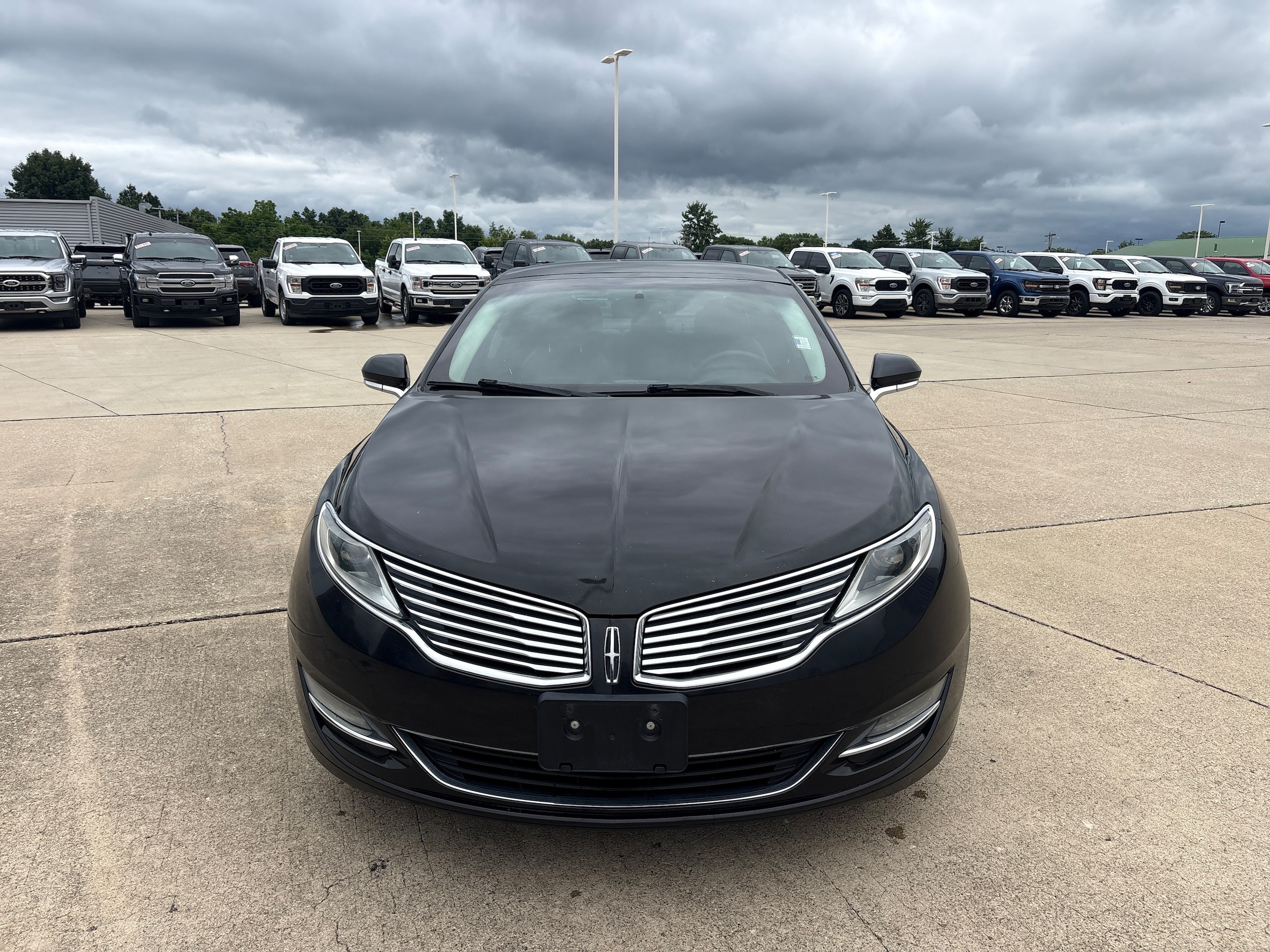 Used 2014 Lincoln MKZ Base with VIN 3LN6L2G92ER822206 for sale in Effingham, IL