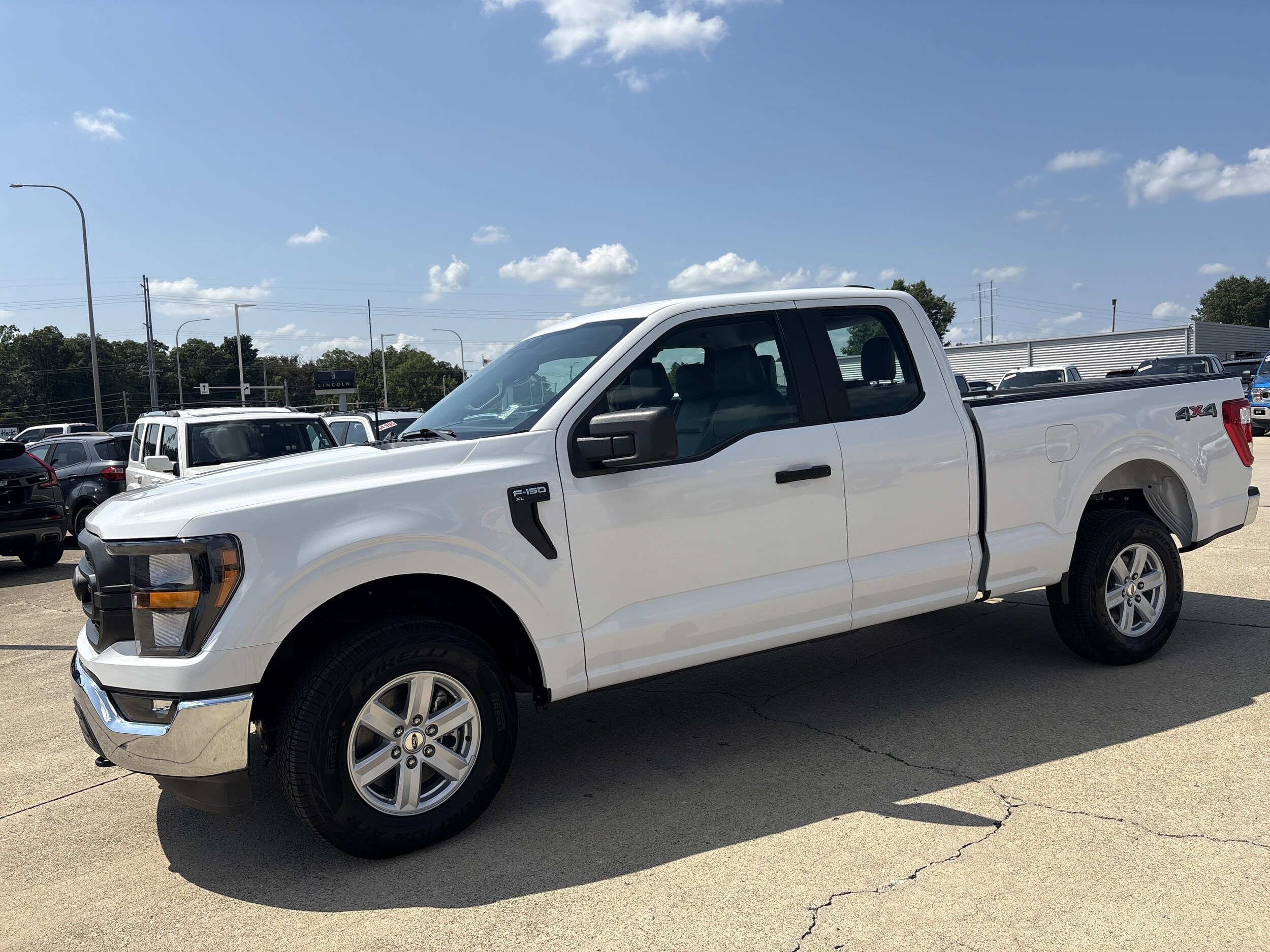 2023 Ford F-150 photo 2