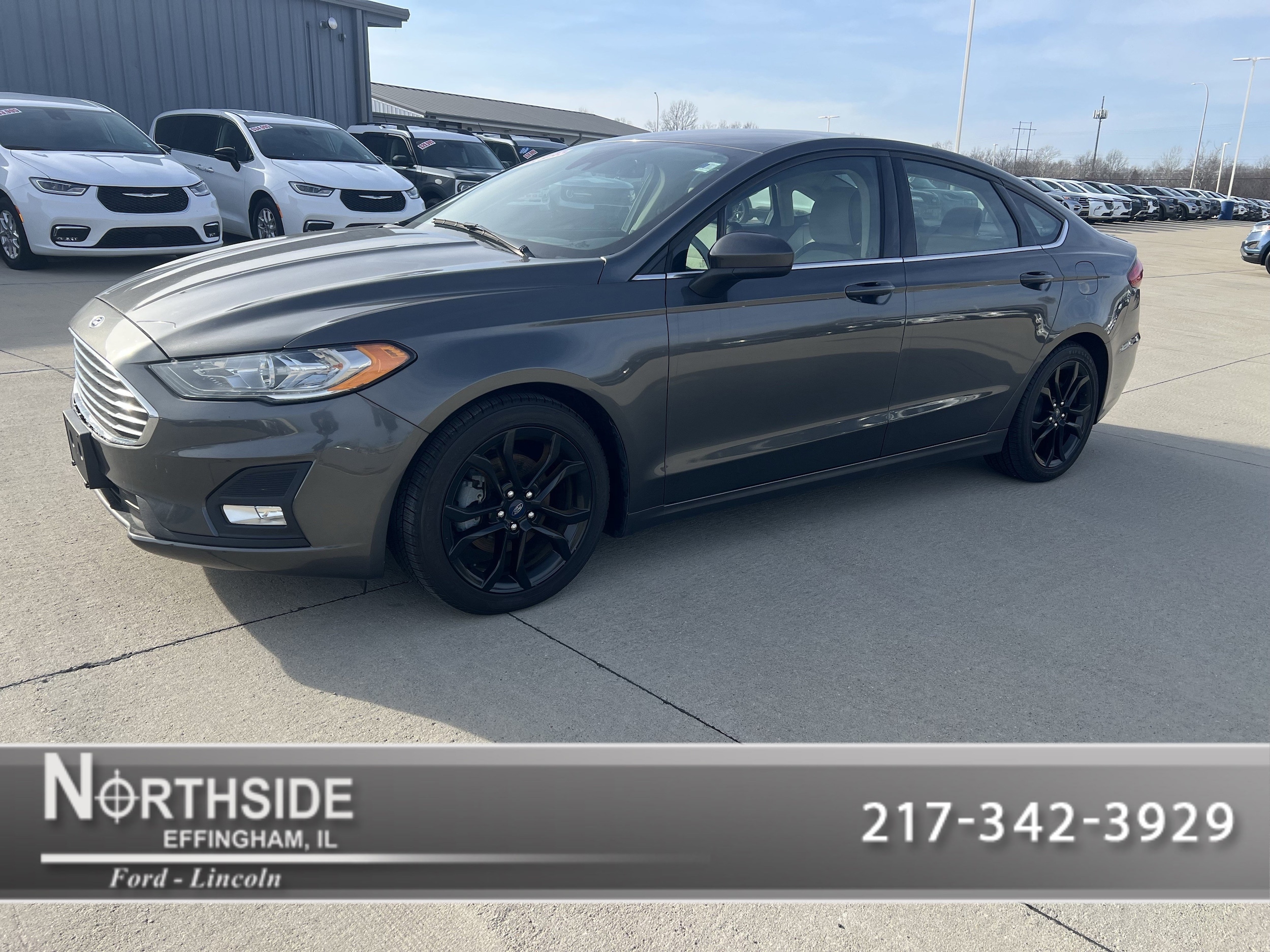2019 Ford Fusion SE's photo