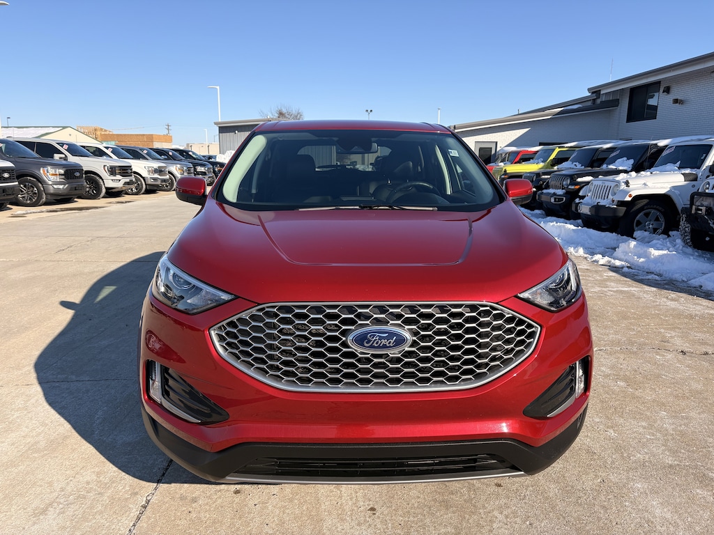 2024 Ford Edge SEL photo 2
