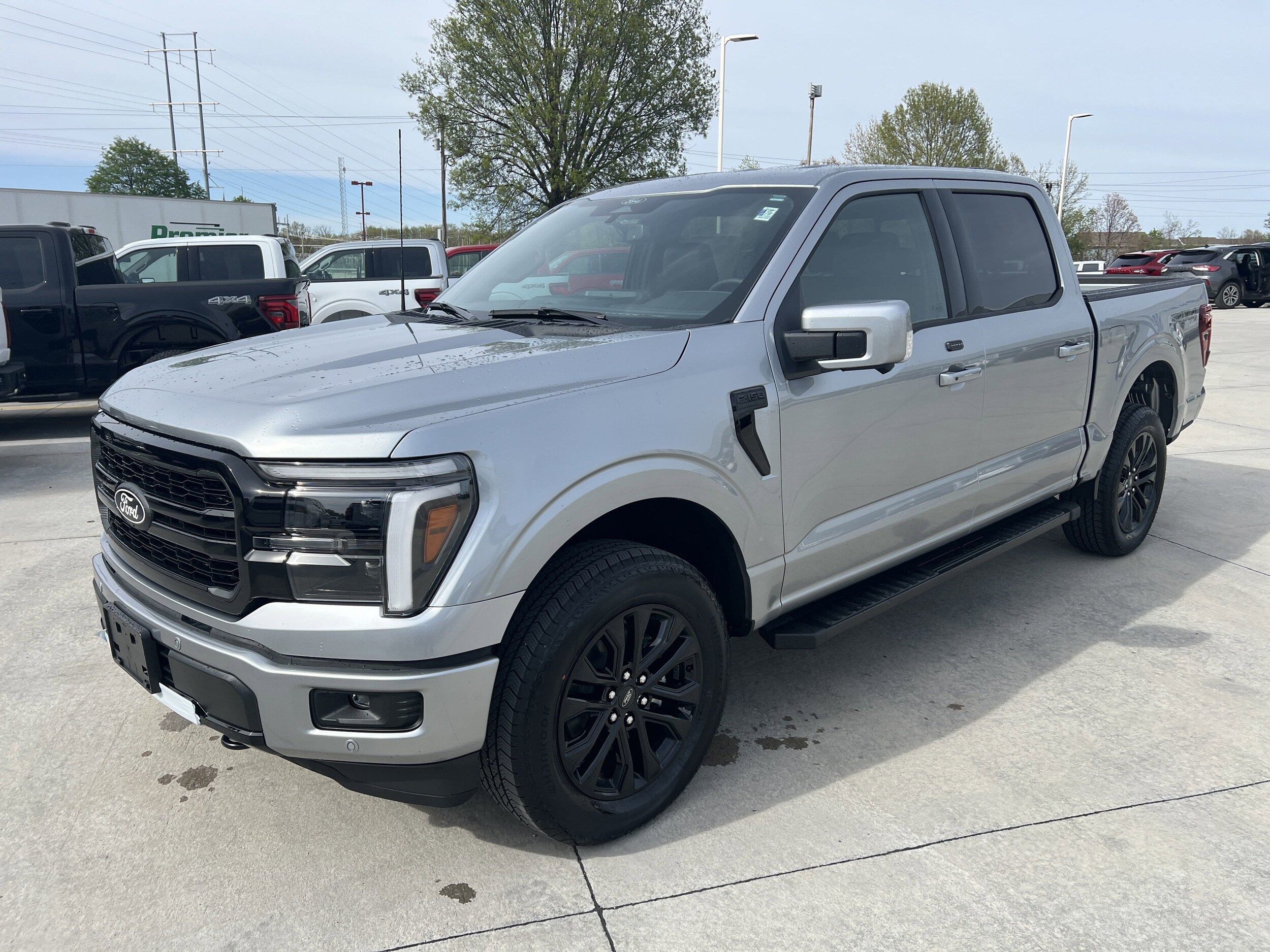2025 Ford F-150 Lariat photo 4