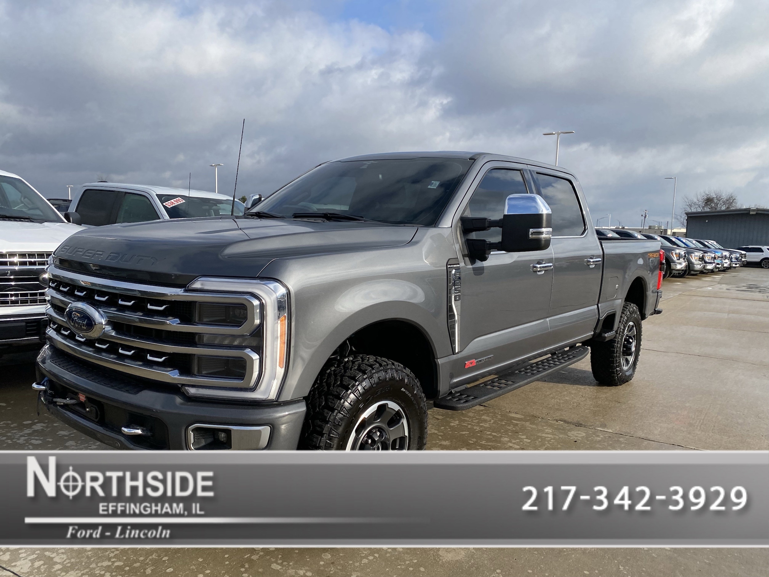 2023 Ford F-250 Super Duty Platinum's photo