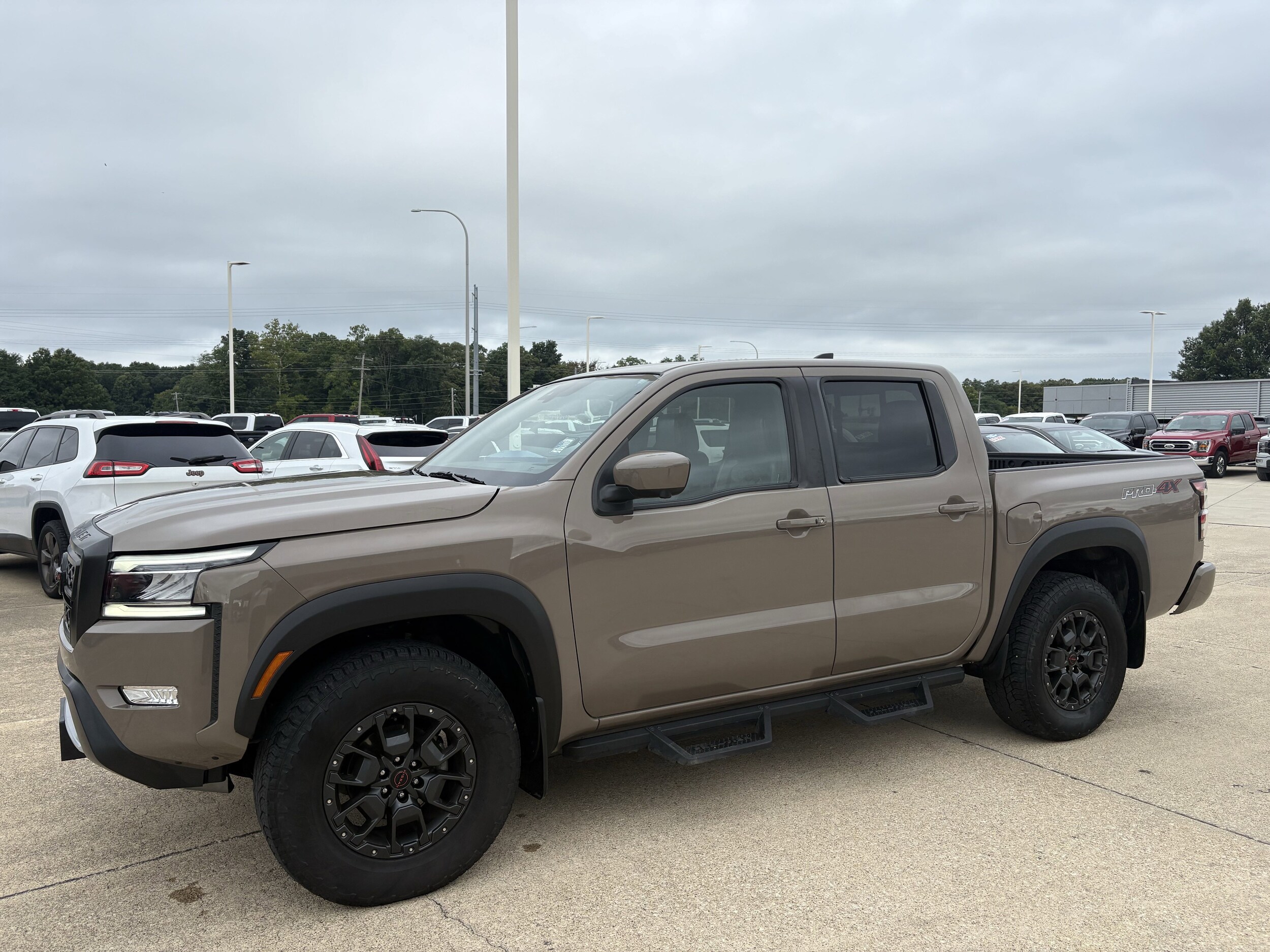 2023 Nissan Frontier PRO-4X photo 3