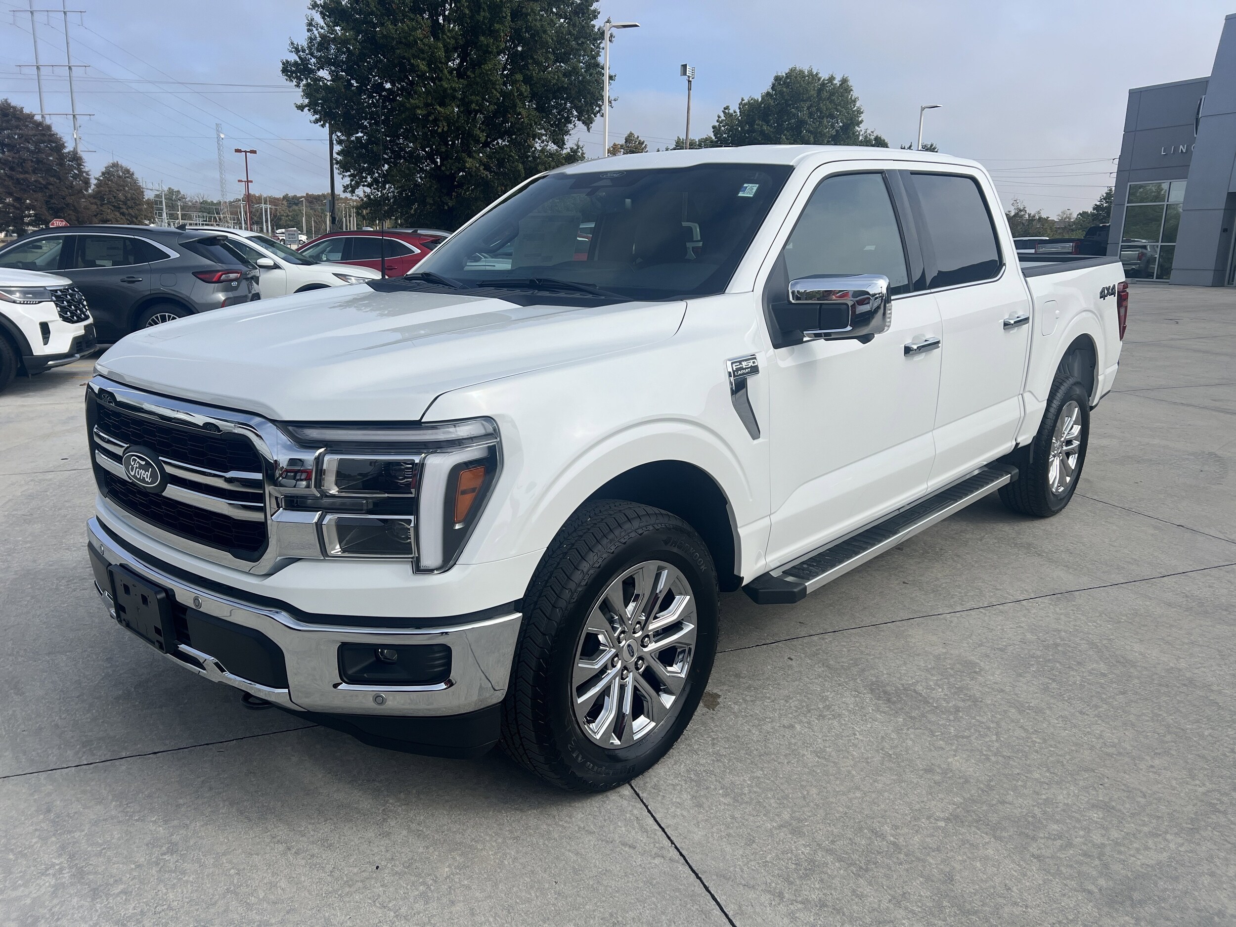 2025 Ford F-150 Lariat photo 4